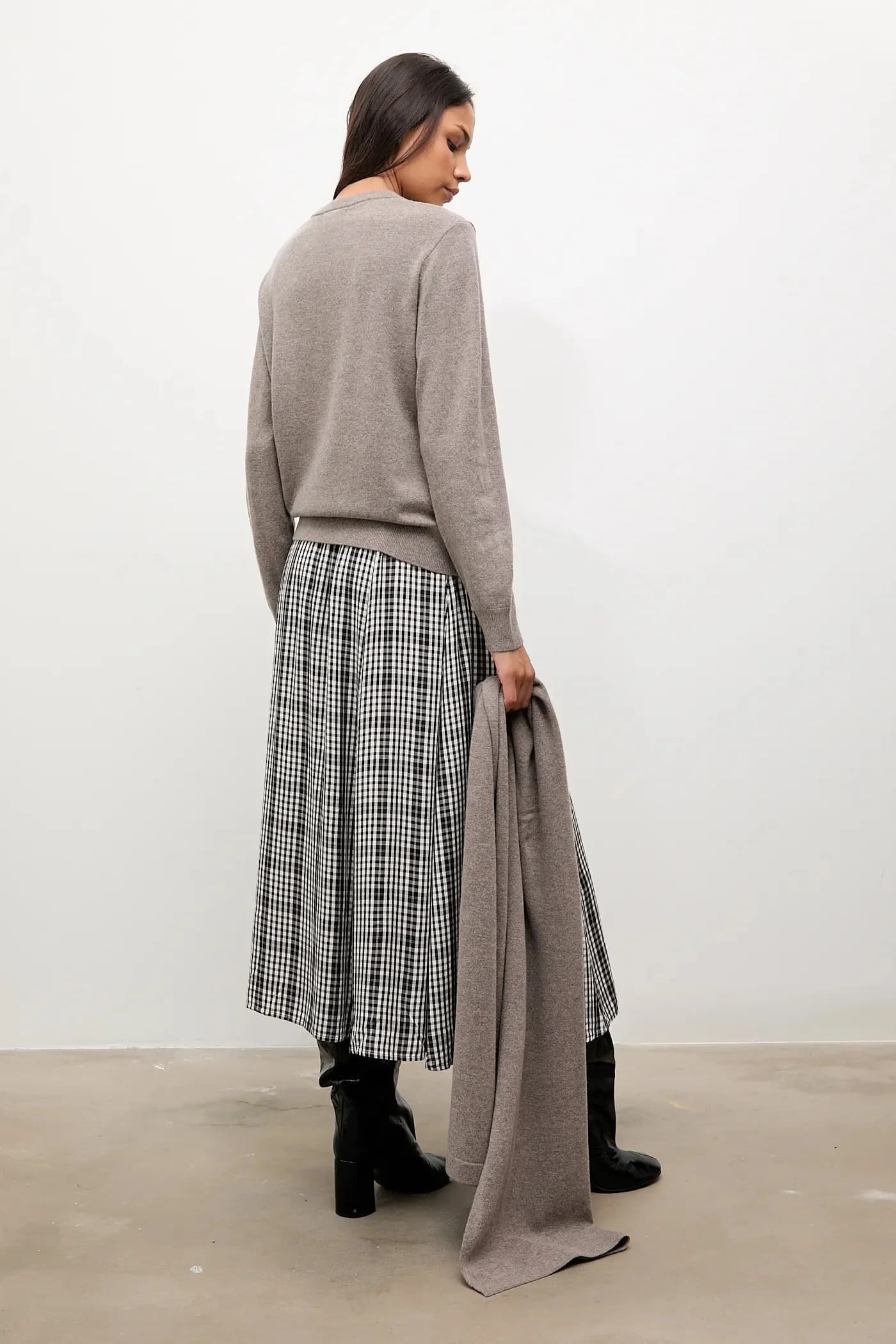 Свитер из мериносовой шерсти с шарфом - фото 3