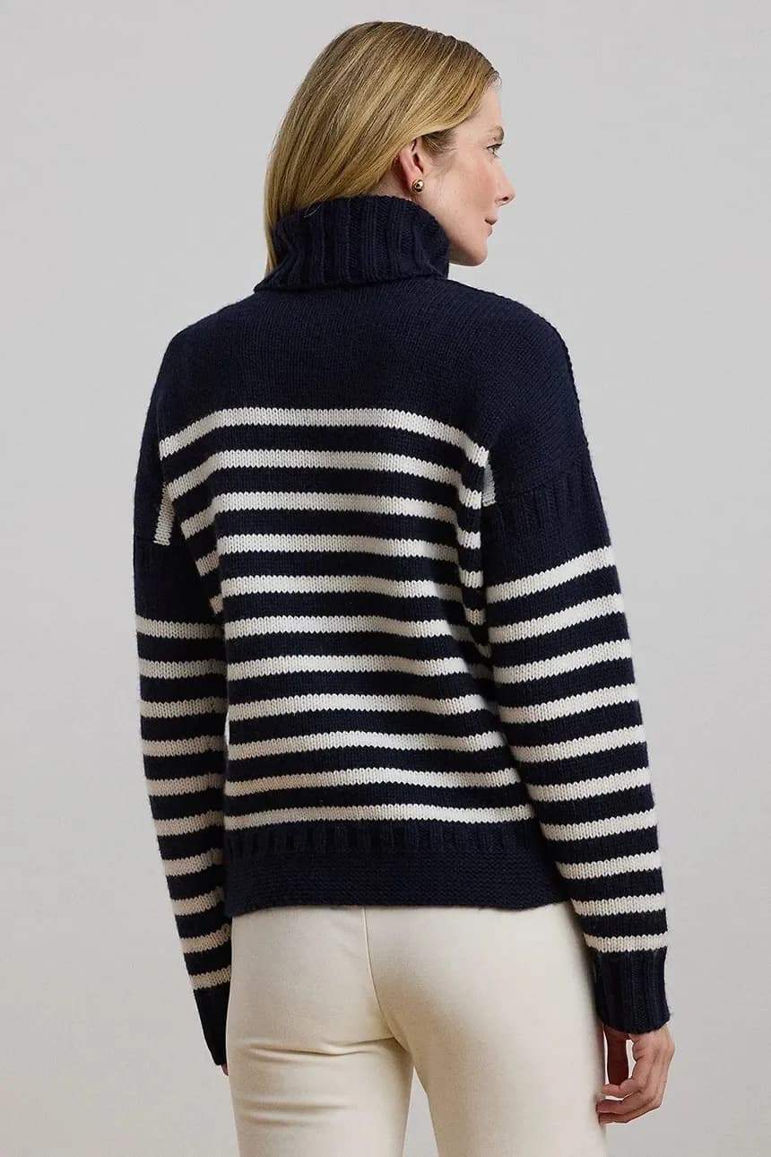 Шерстяной свитер - фото 2