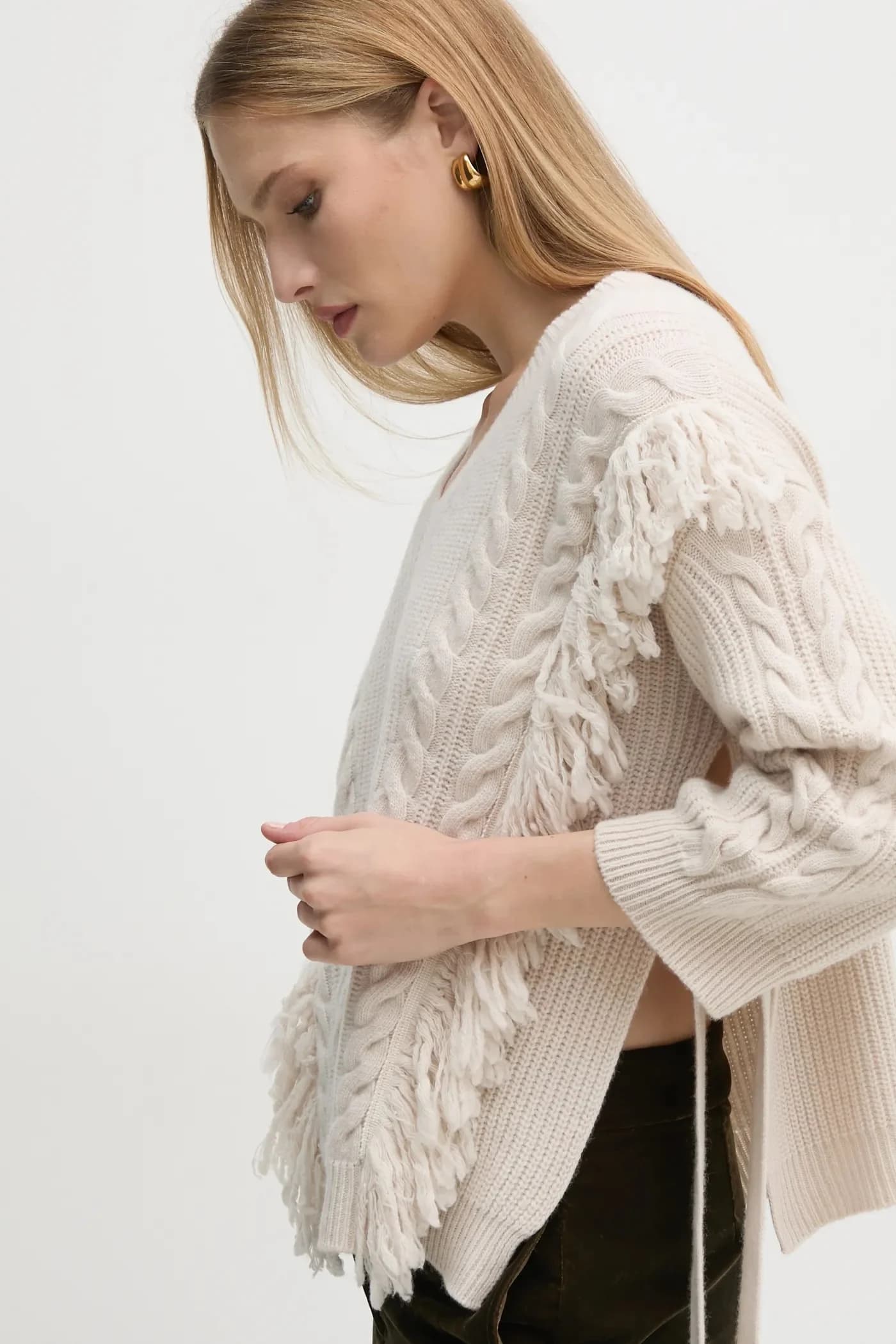 Шерстяной свитер