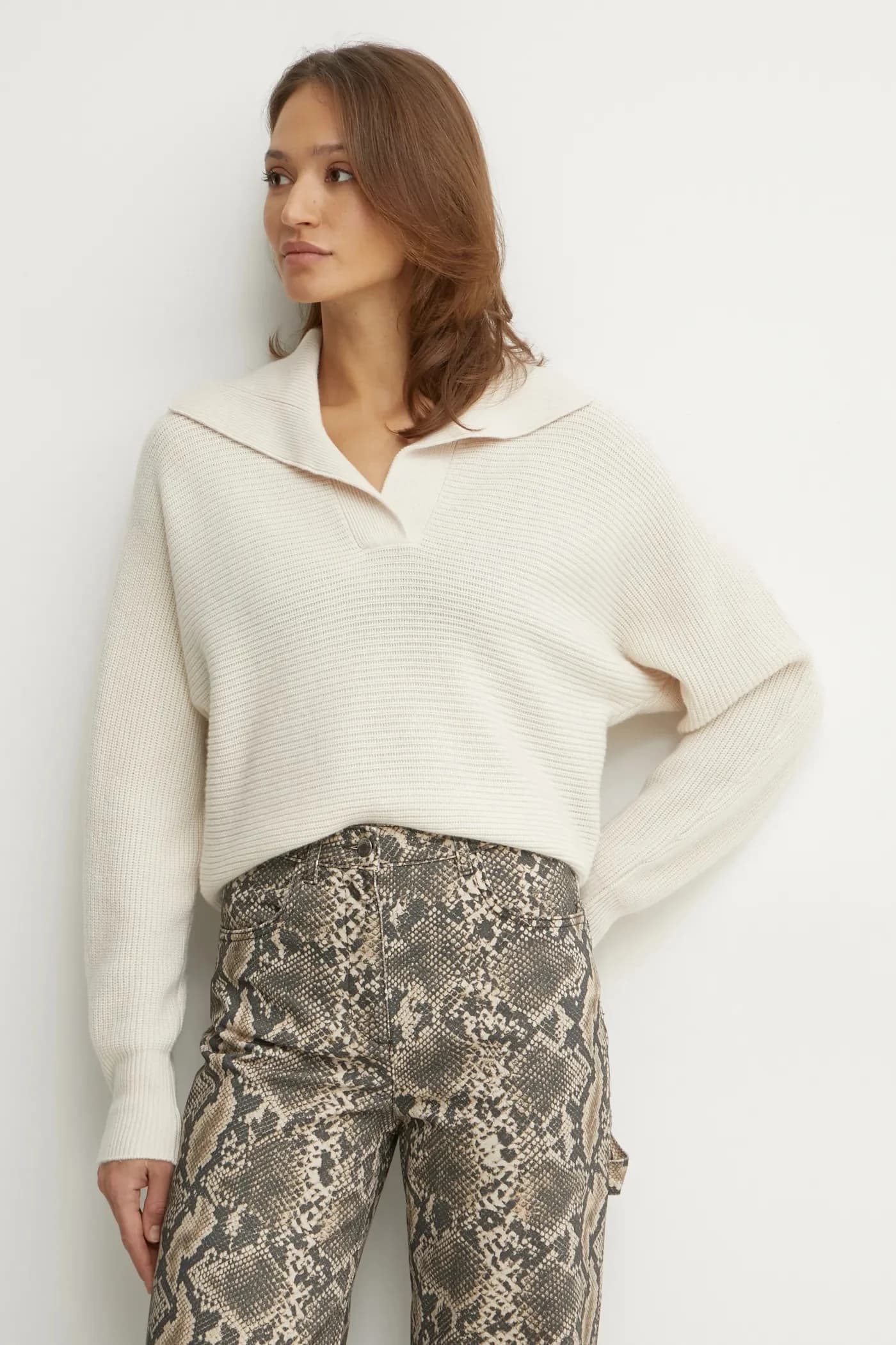 Шерстяной свитер