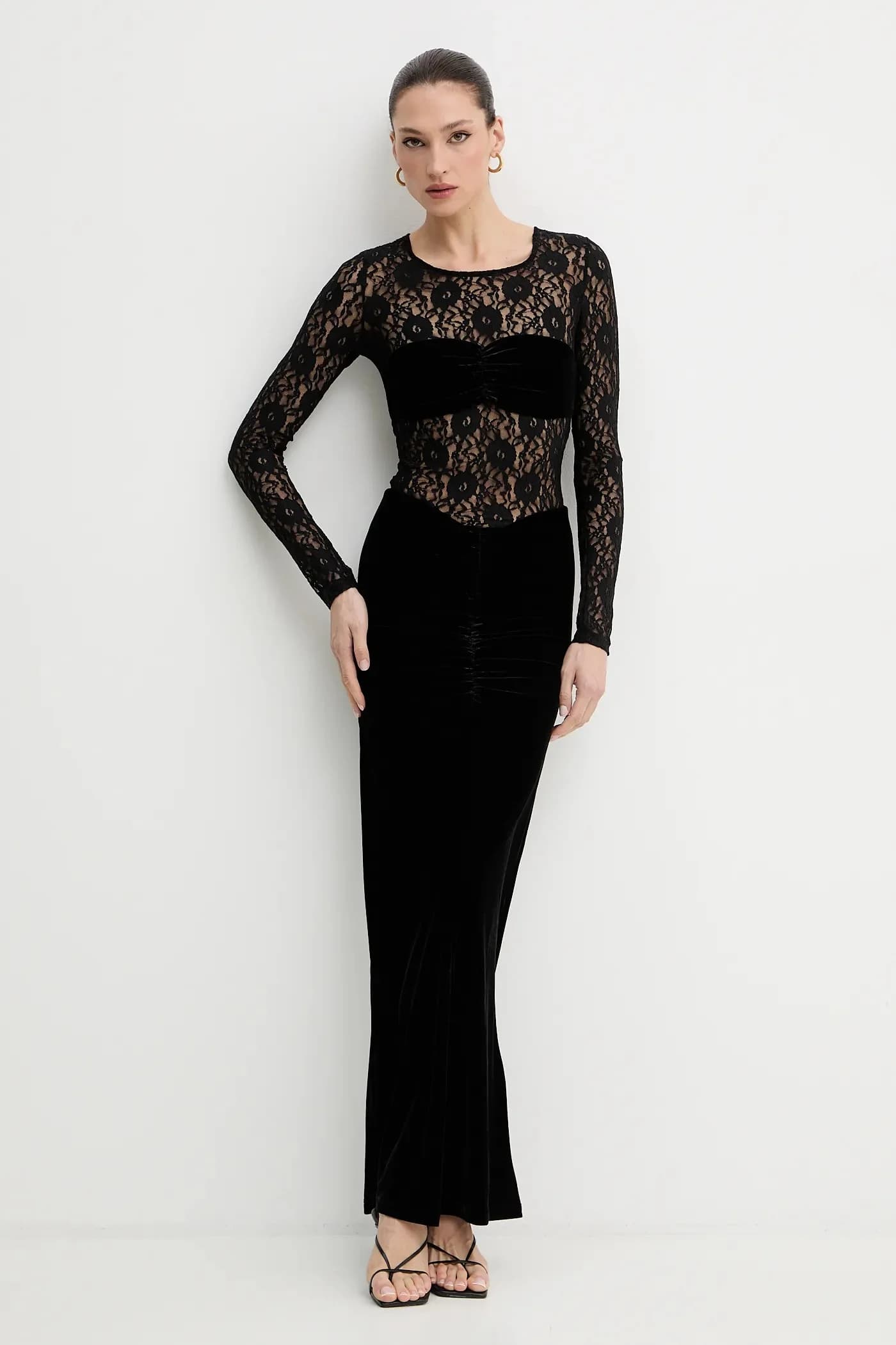 Велюровое платье - фото 2