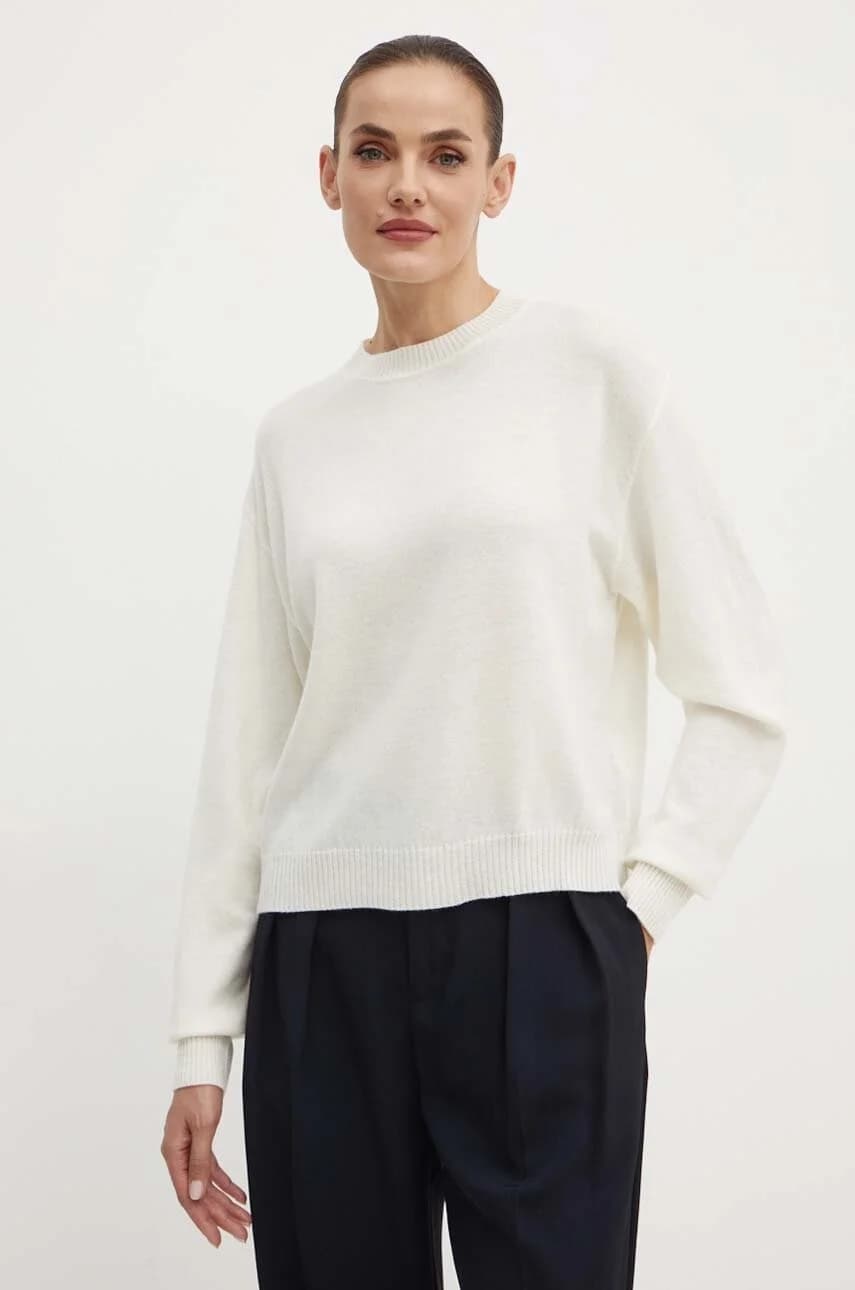 Шерстяной свитер