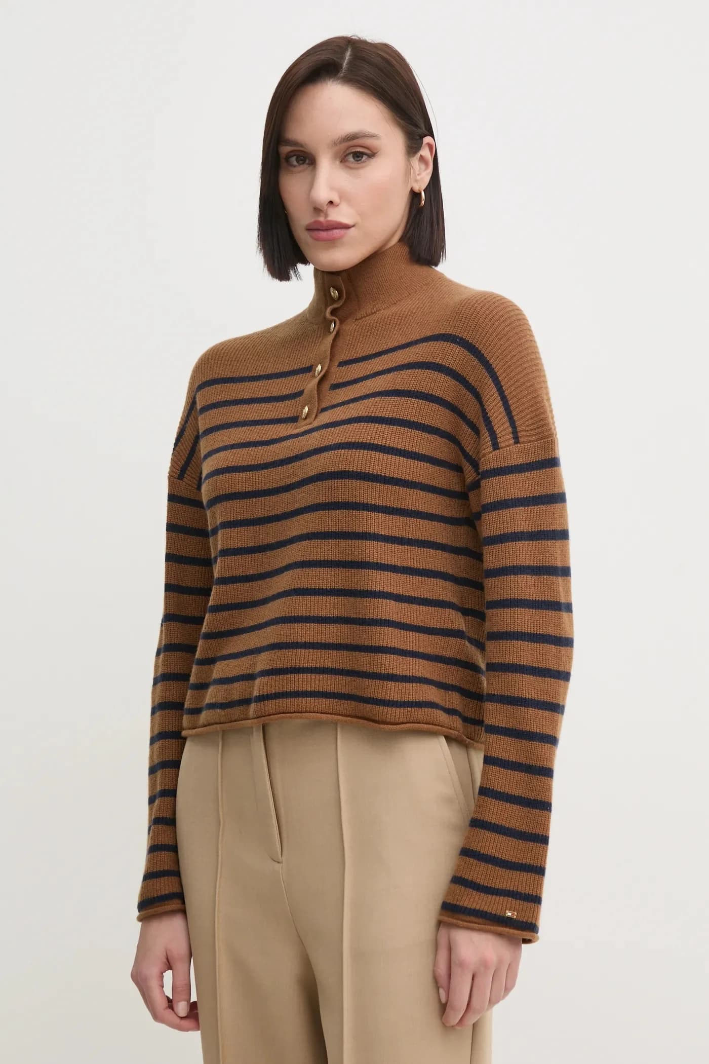 Шерстяной свитер