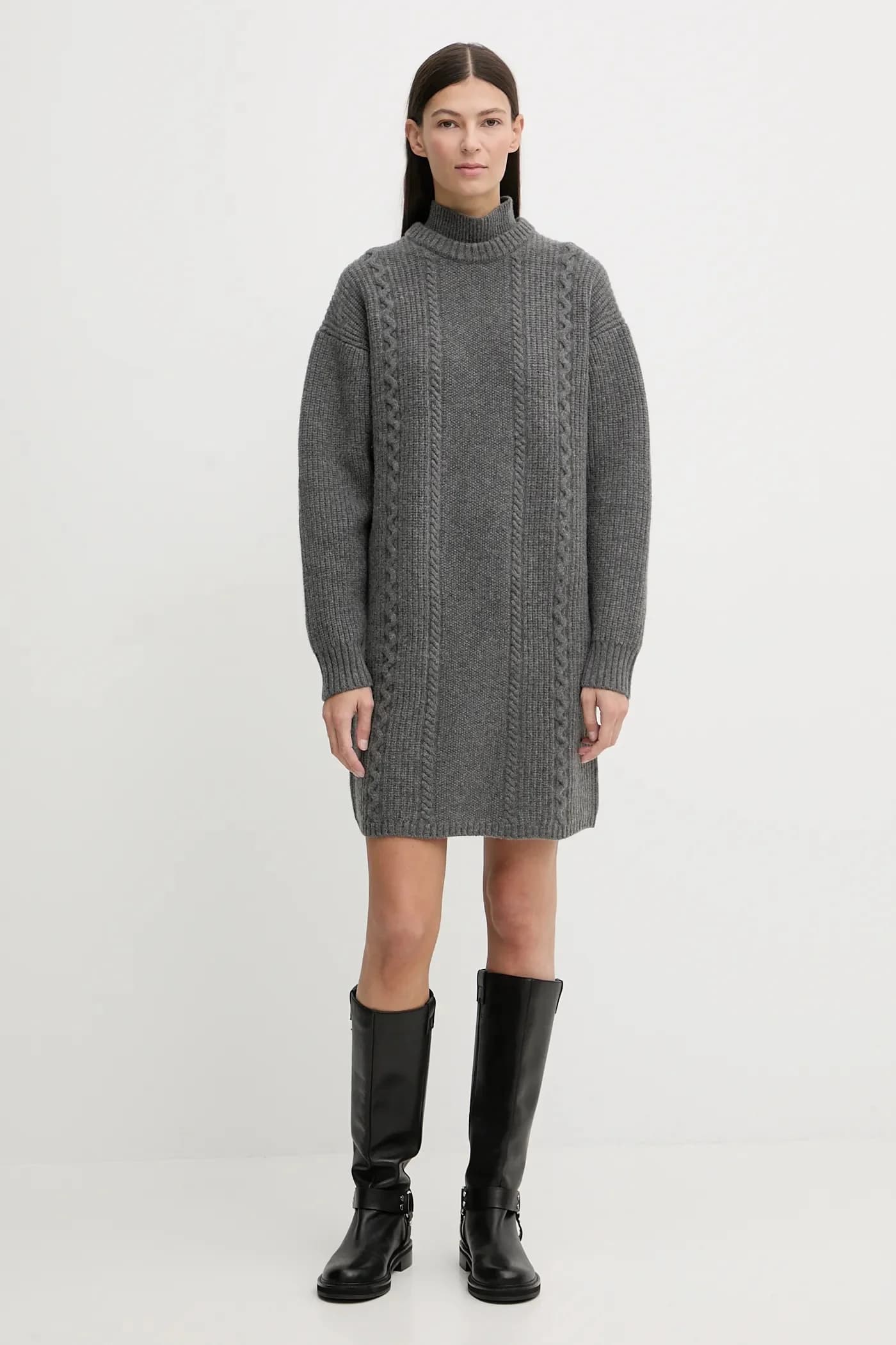 Шерстяное платье свободной вязки с косами - фото 2