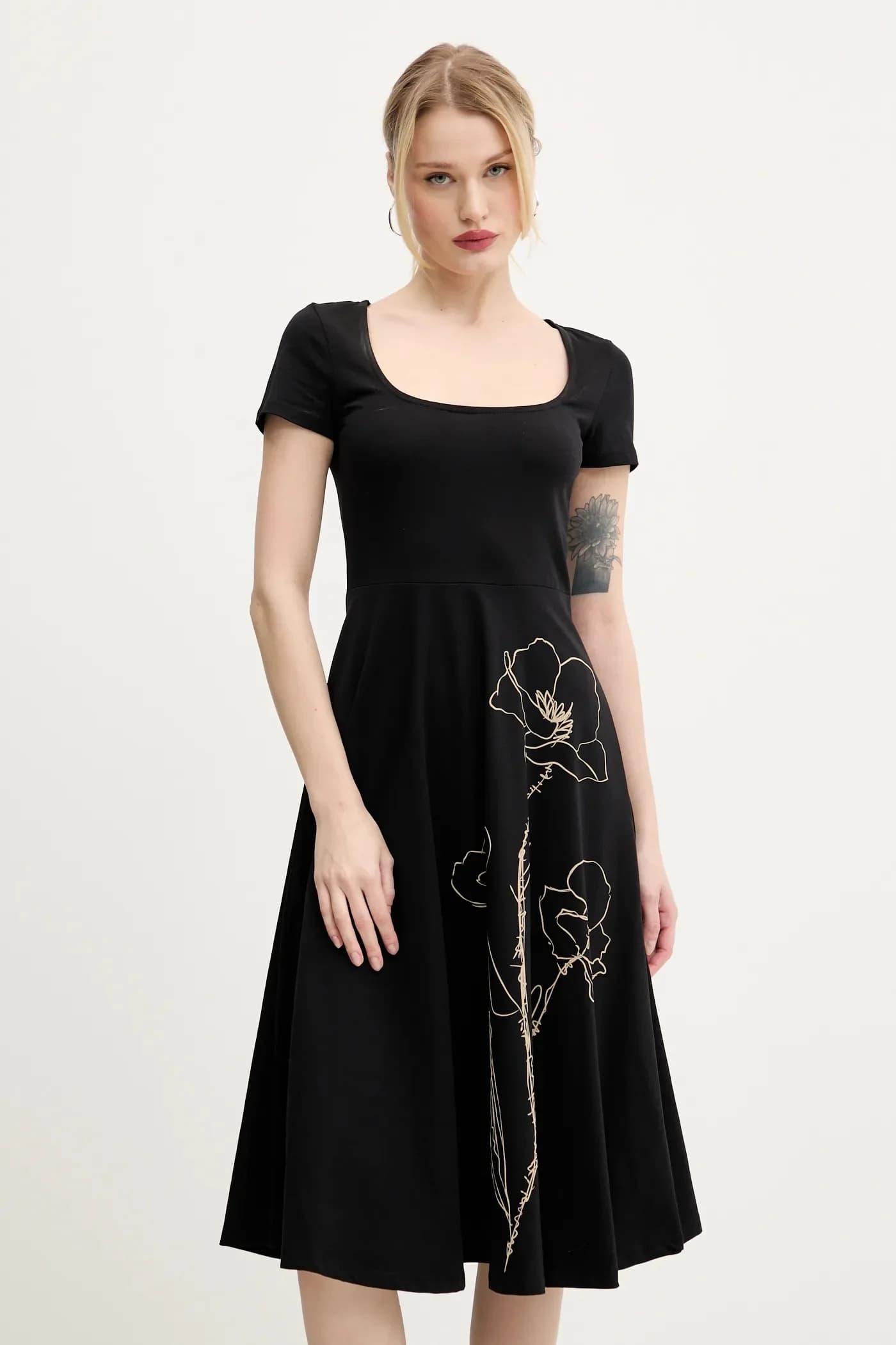 НАПОЛЬ платье