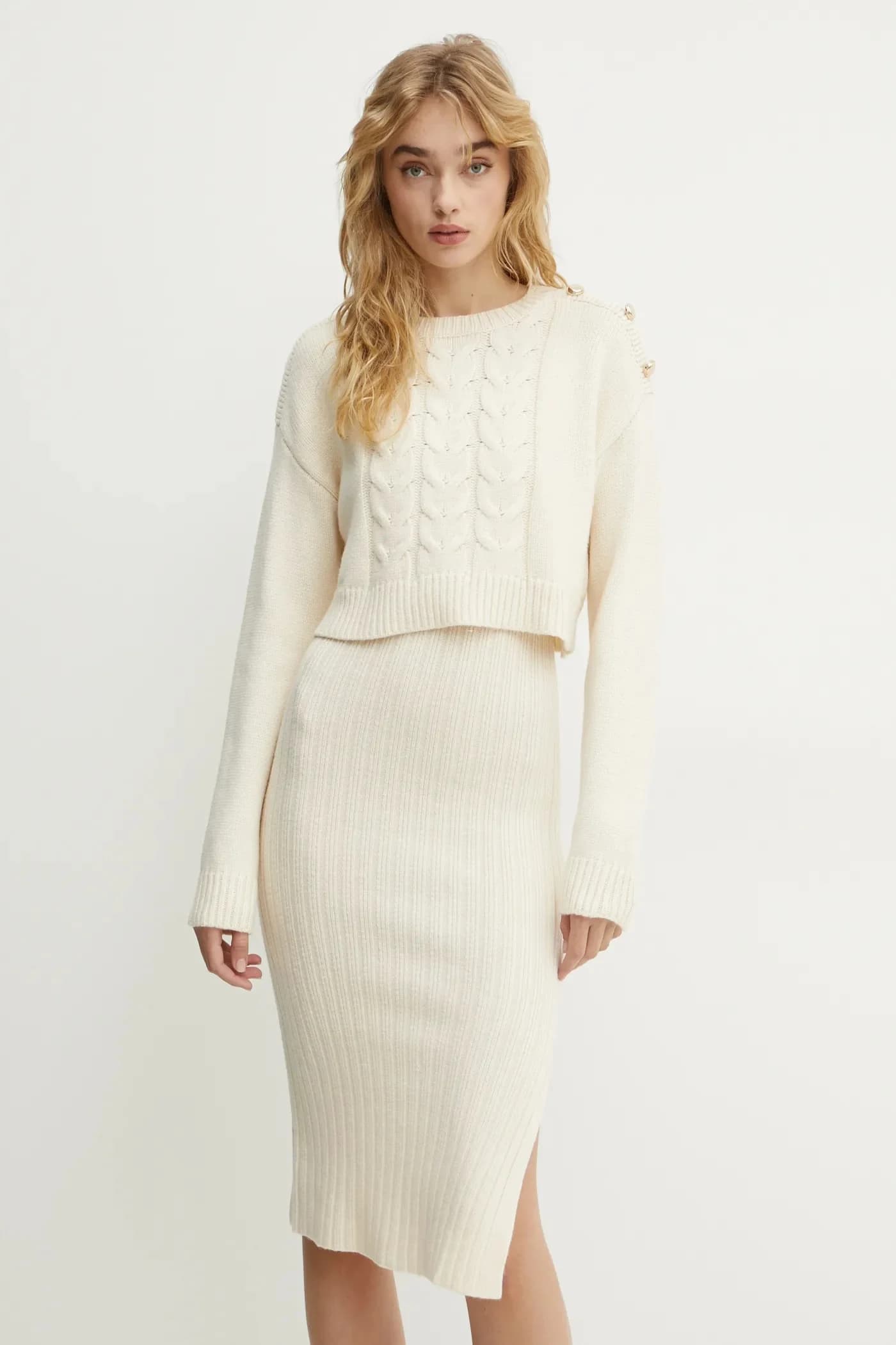 Платье и свитер RMNATE