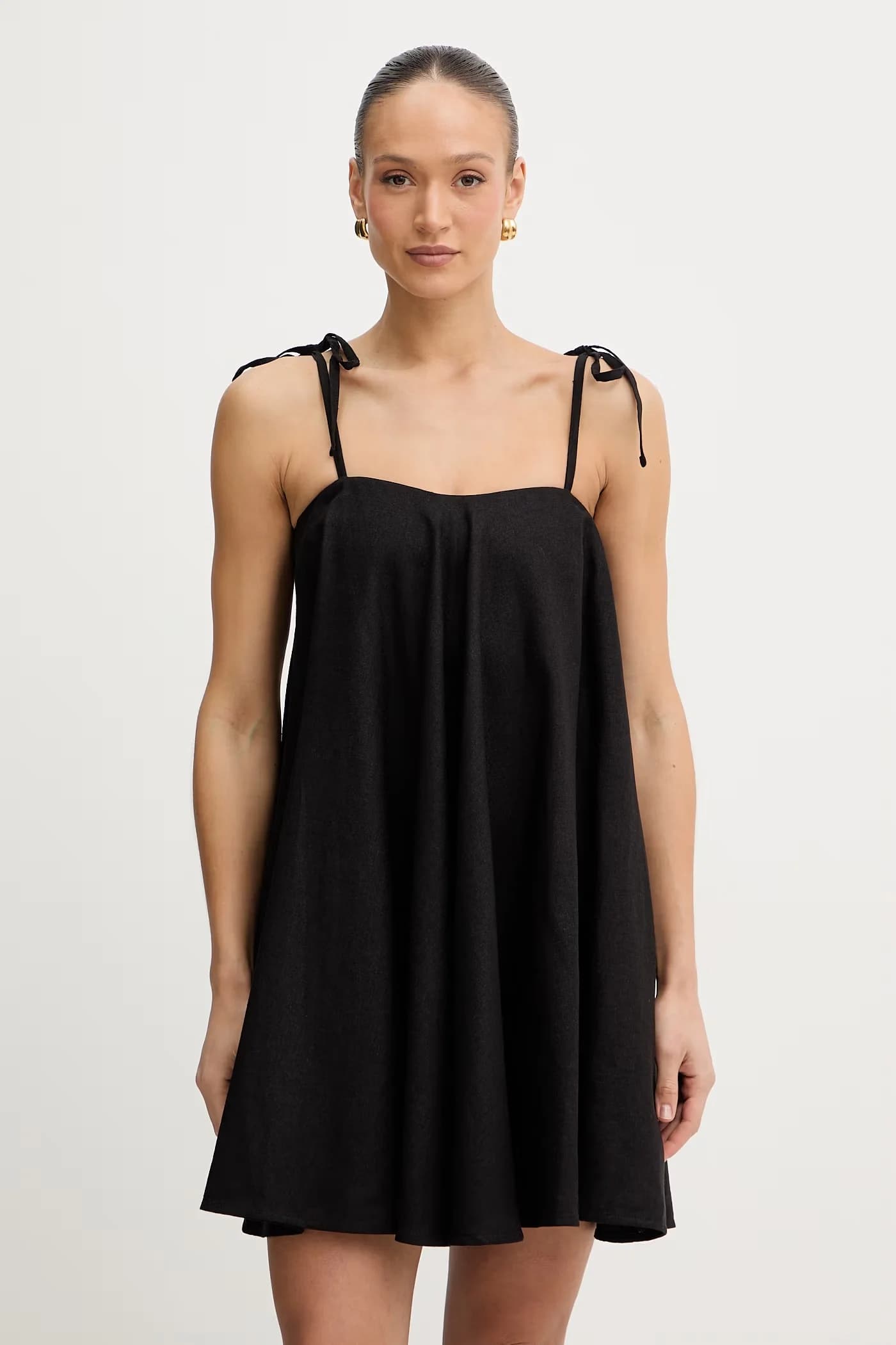 Платье из льна