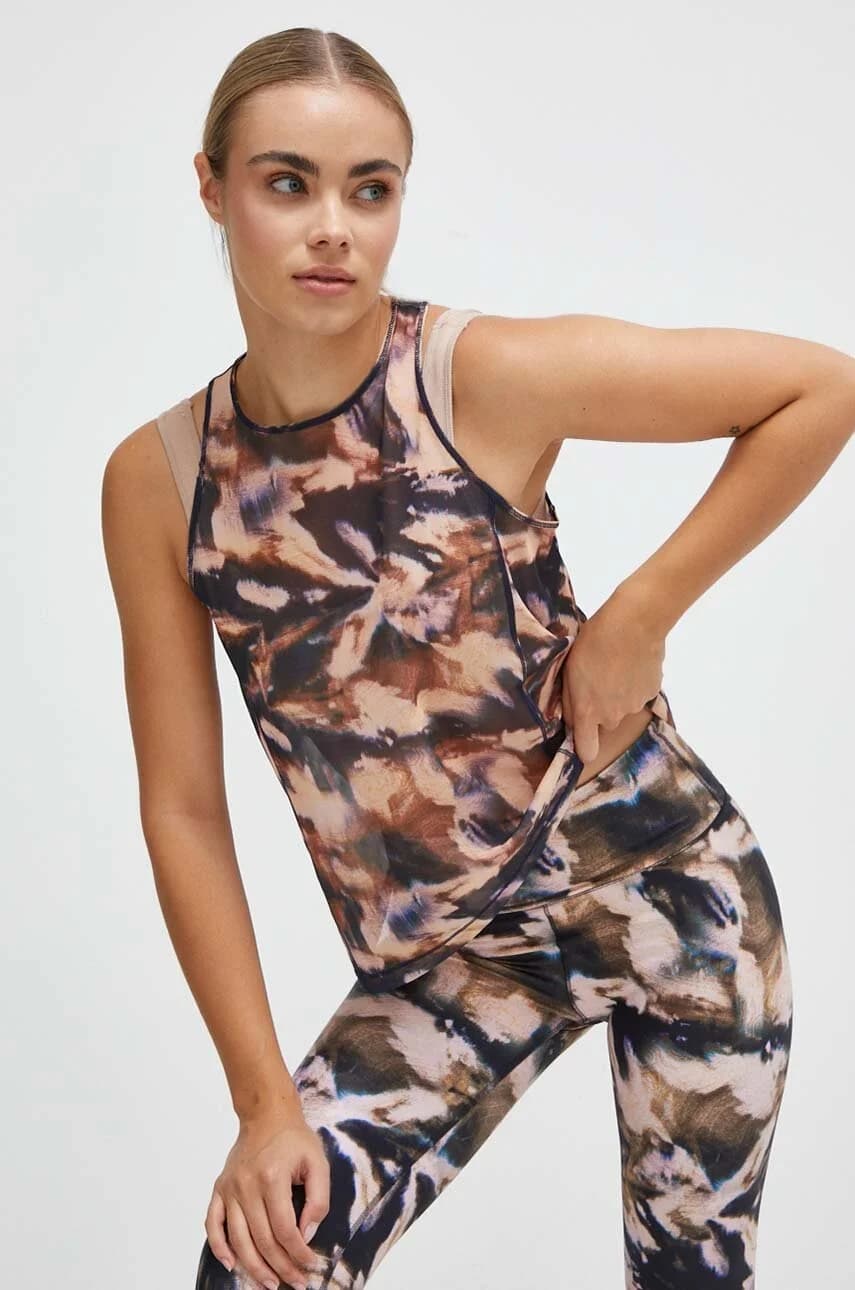 Топ для космических тренировок - фото 3