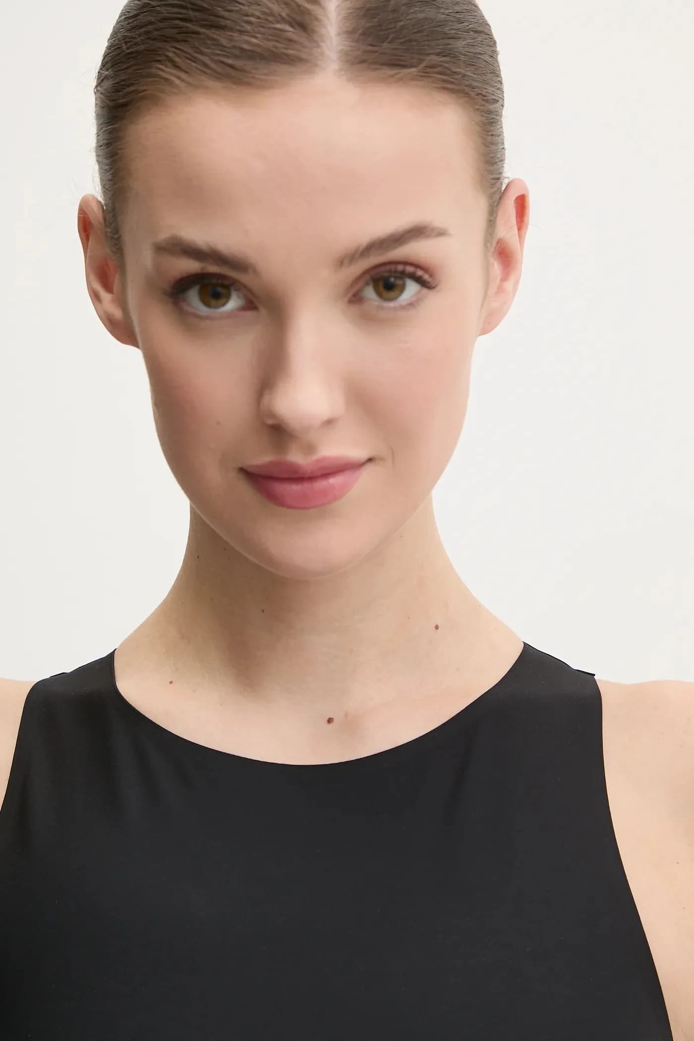 Скульптурный тренировочный топ - фото 4