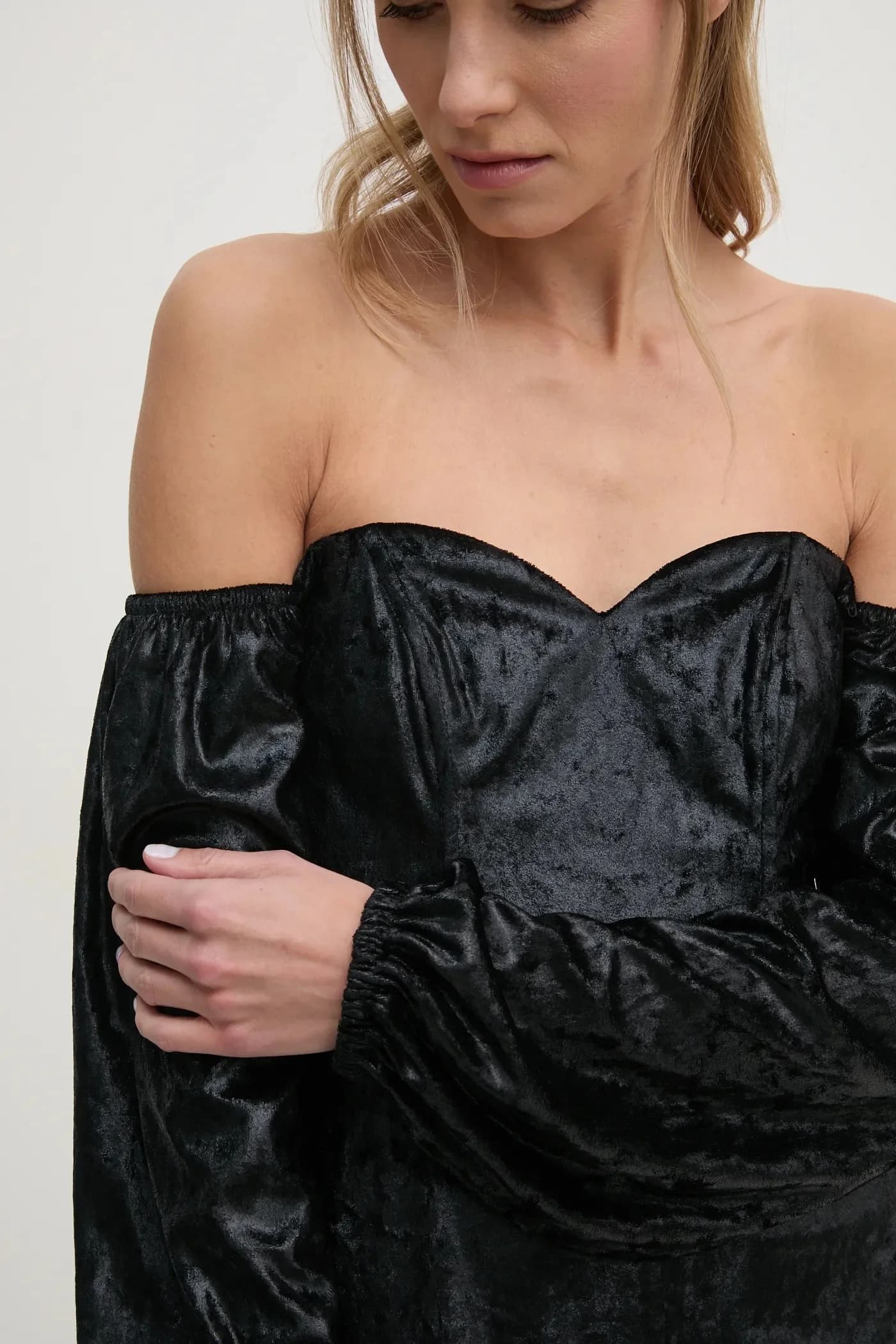 Велюровое платье - фото 7