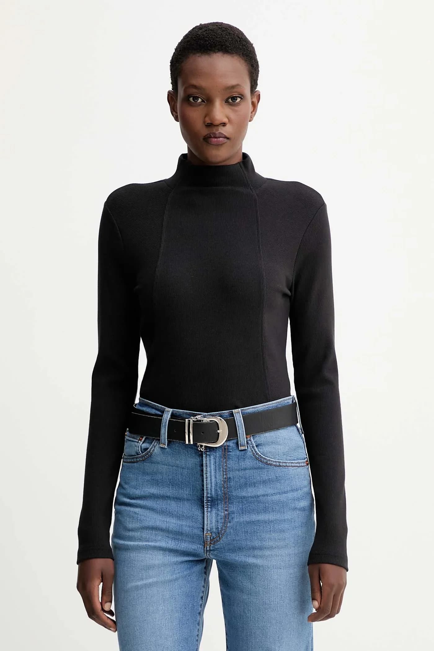 Лонгслив А-силуэта с тонкими ребристыми рукавами