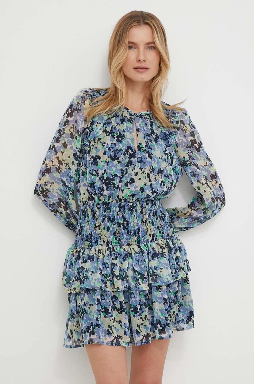 Коралловое платье