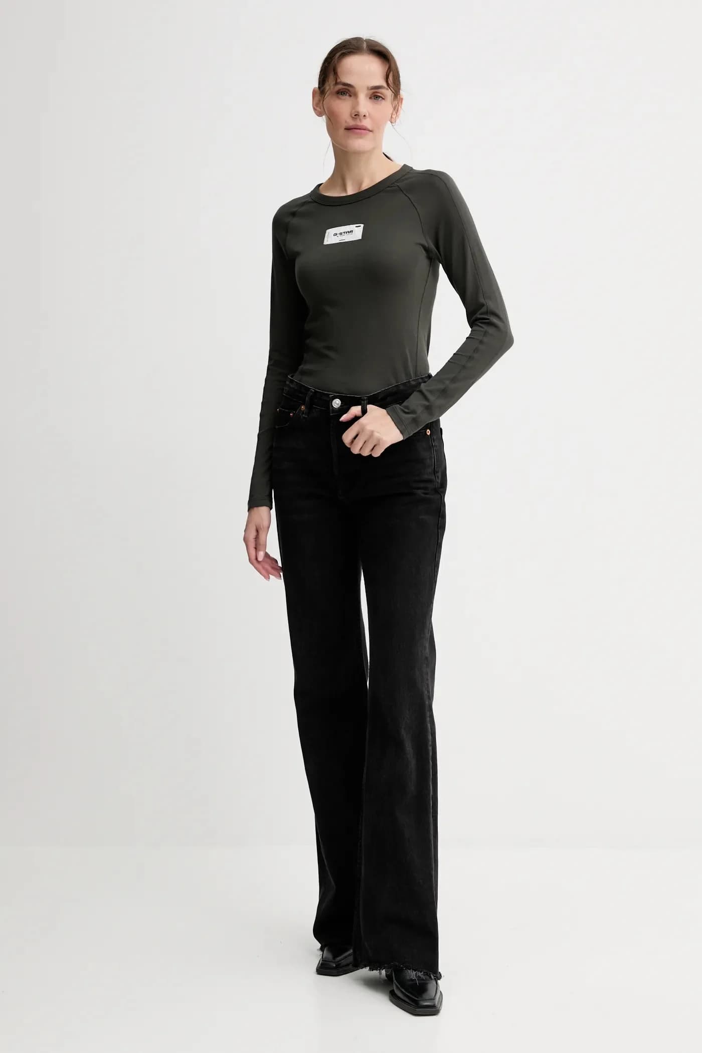 Узкая хлопковая рубашка с длинными рукавами и нашивкой-вышивкой - фото 2