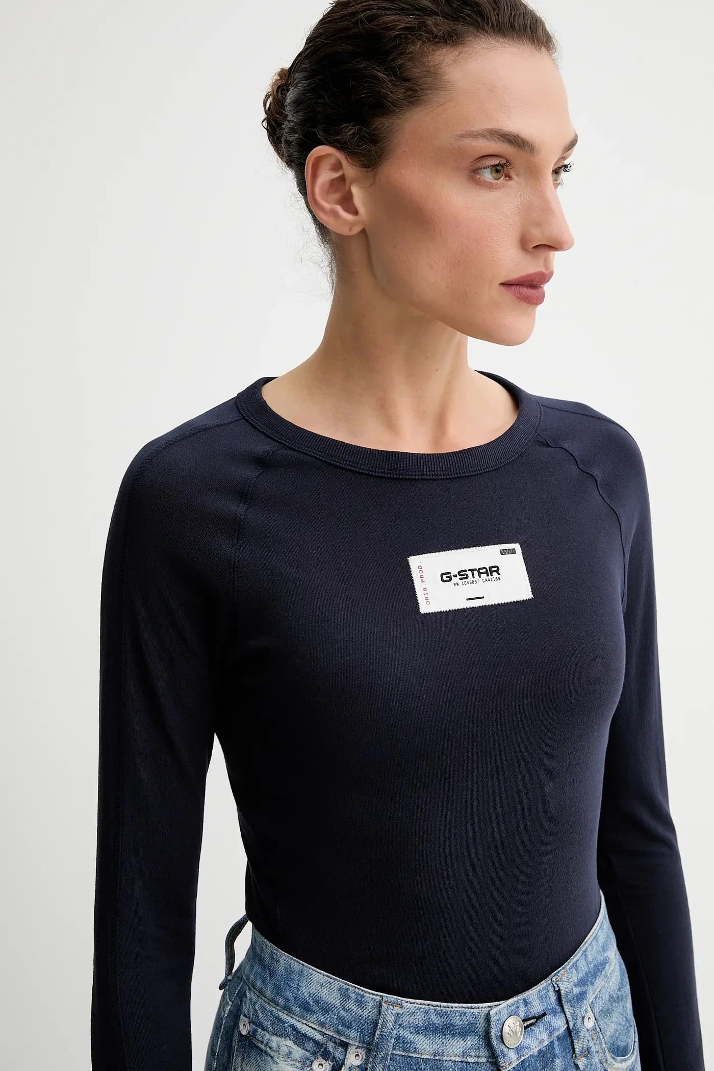 Узкая хлопковая рубашка с длинными рукавами и нашивкой-вышивкой - фото 4