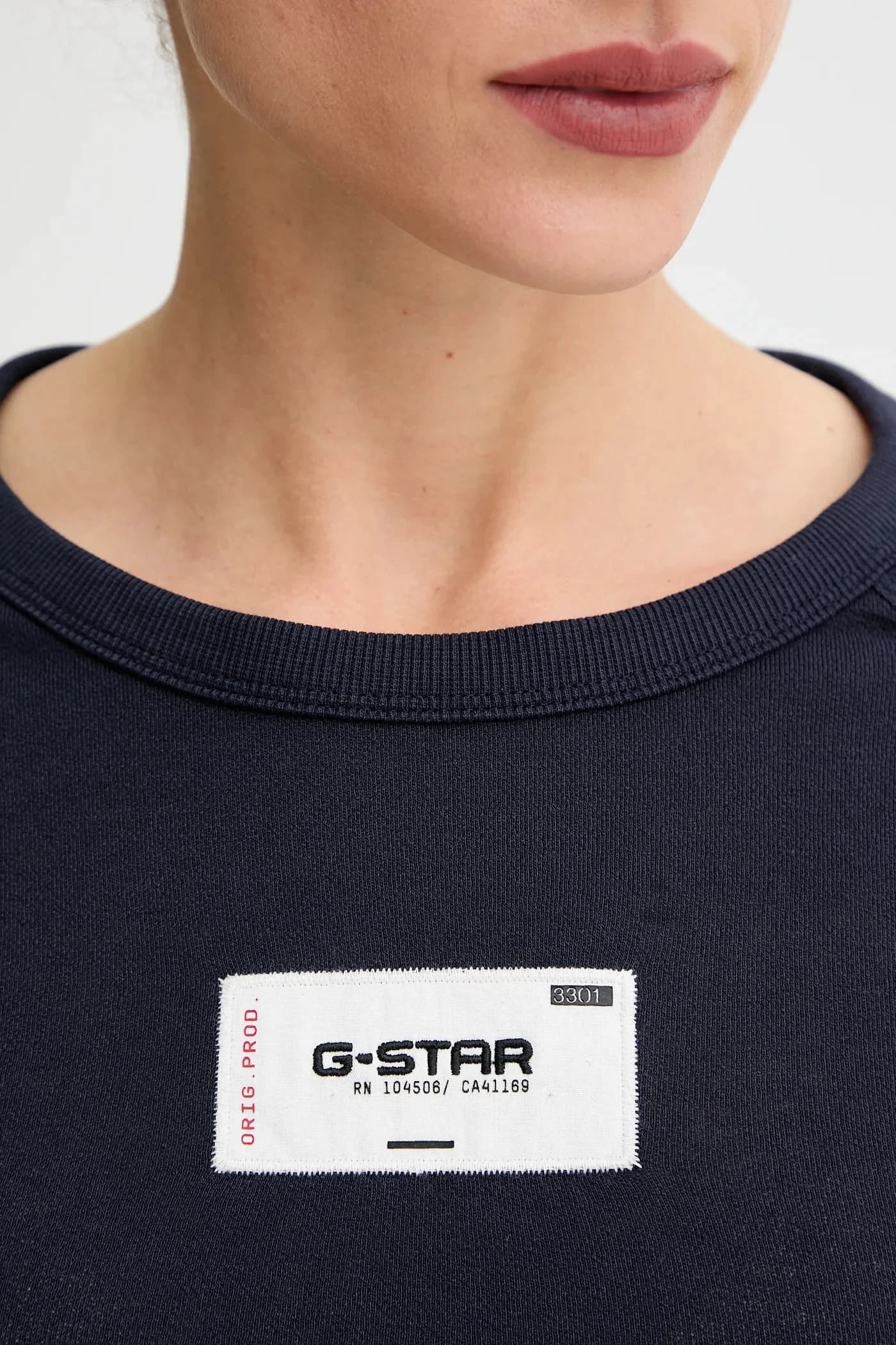 Узкая хлопковая рубашка с длинными рукавами и нашивкой-вышивкой - фото 5