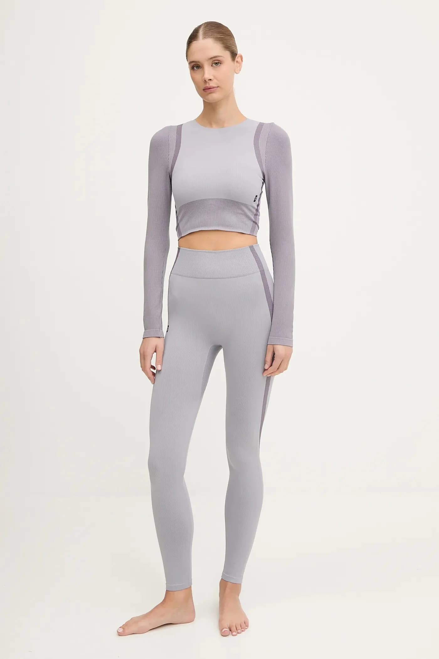 Лонгслив для студии йоги. - фото 2