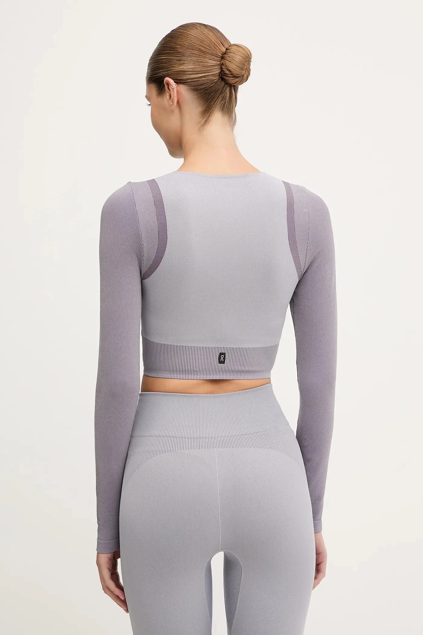 Лонгслив для студии йоги. - фото 3