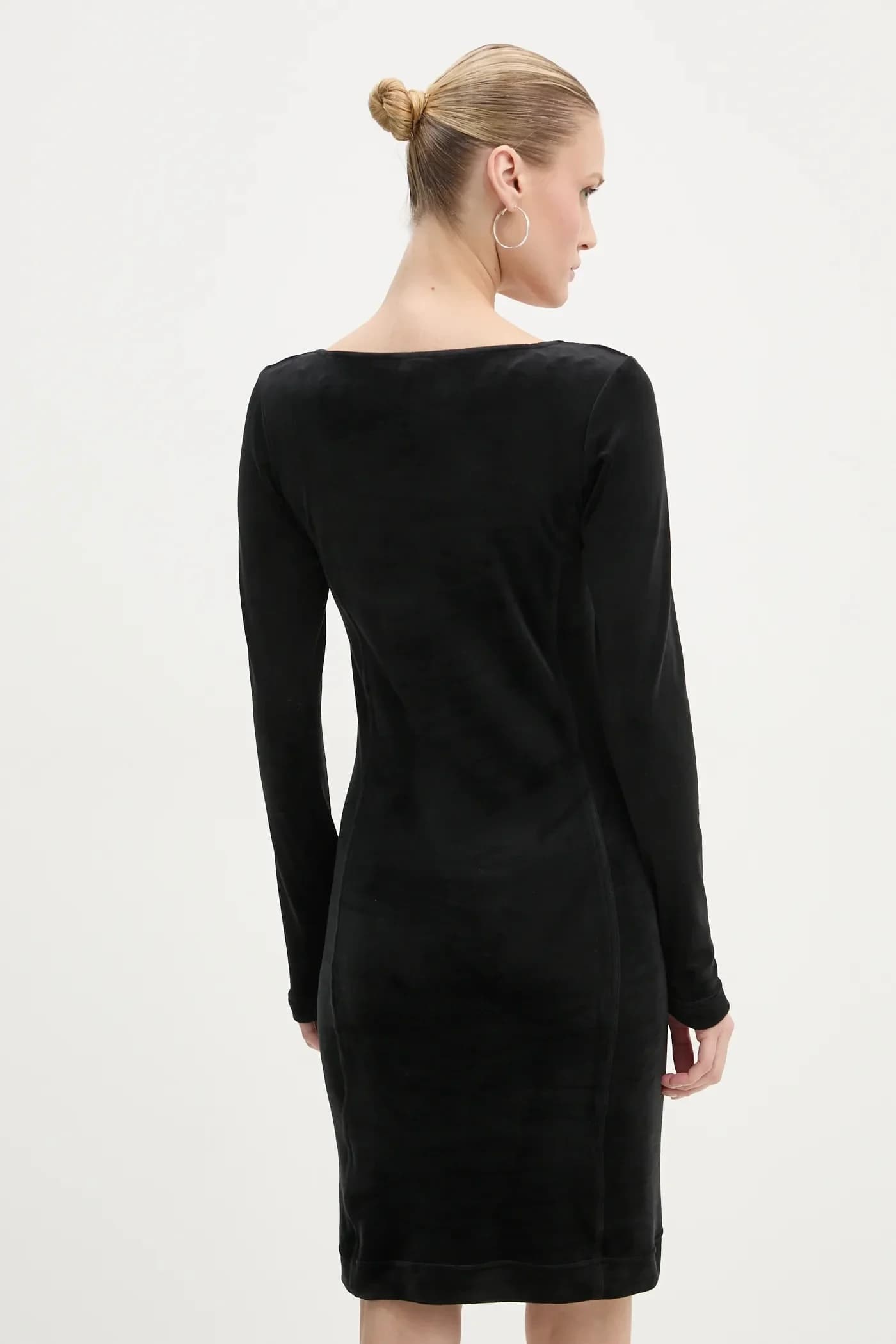 Велюровое платье - фото 3