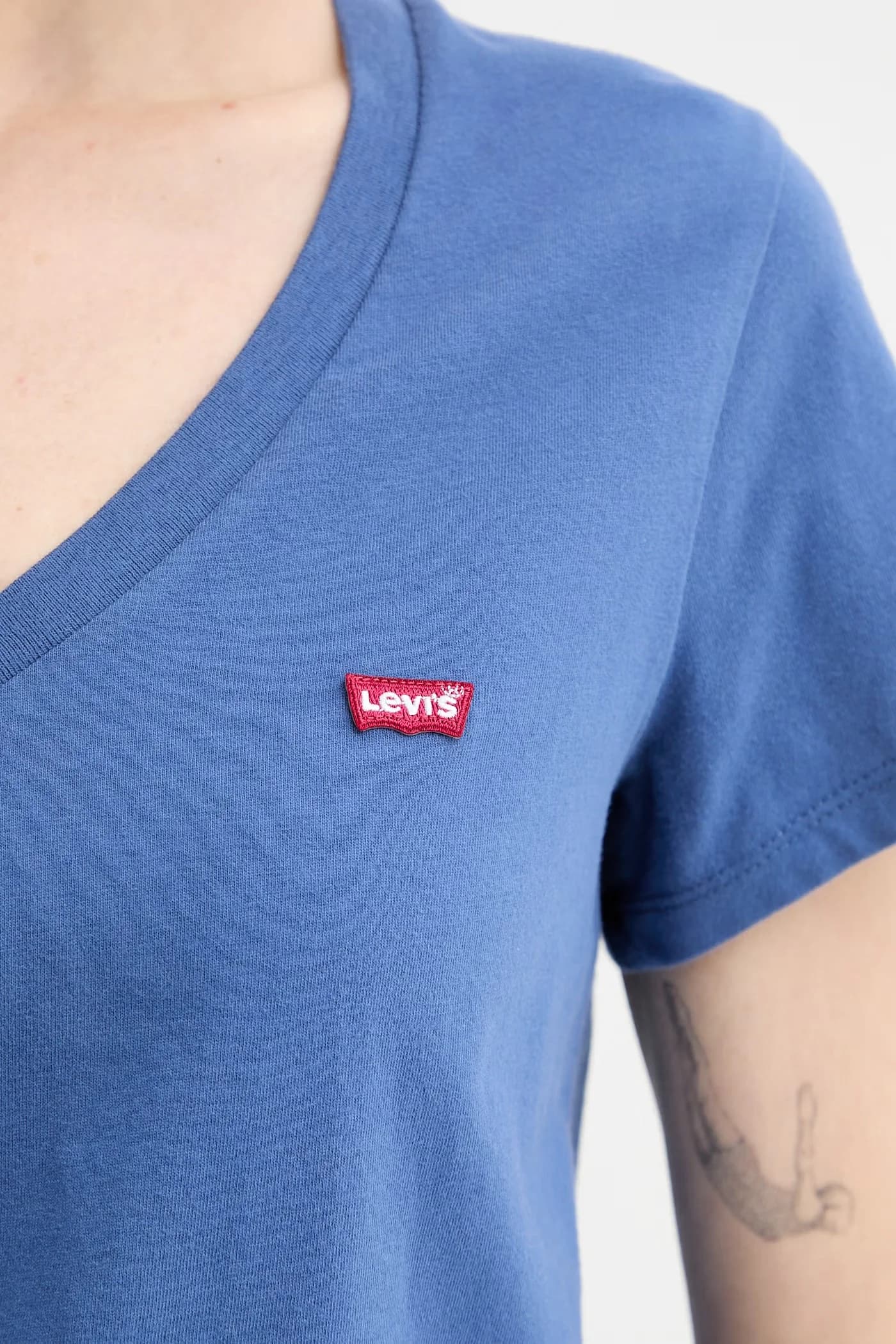 Хлопковая футболка LSE_PERFECT с V-образным вырезом - фото 8