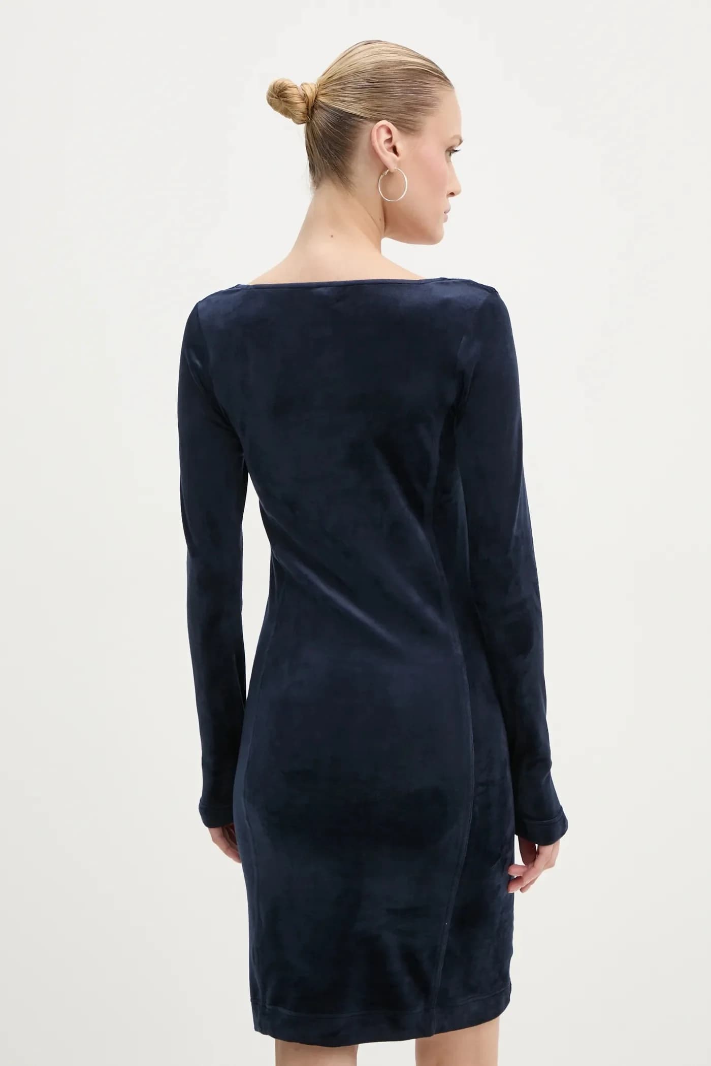 Велюровое платье - фото 3