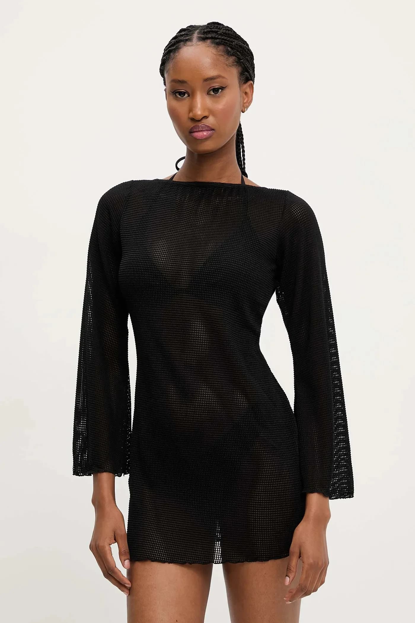 Раздельный купальник и платье.