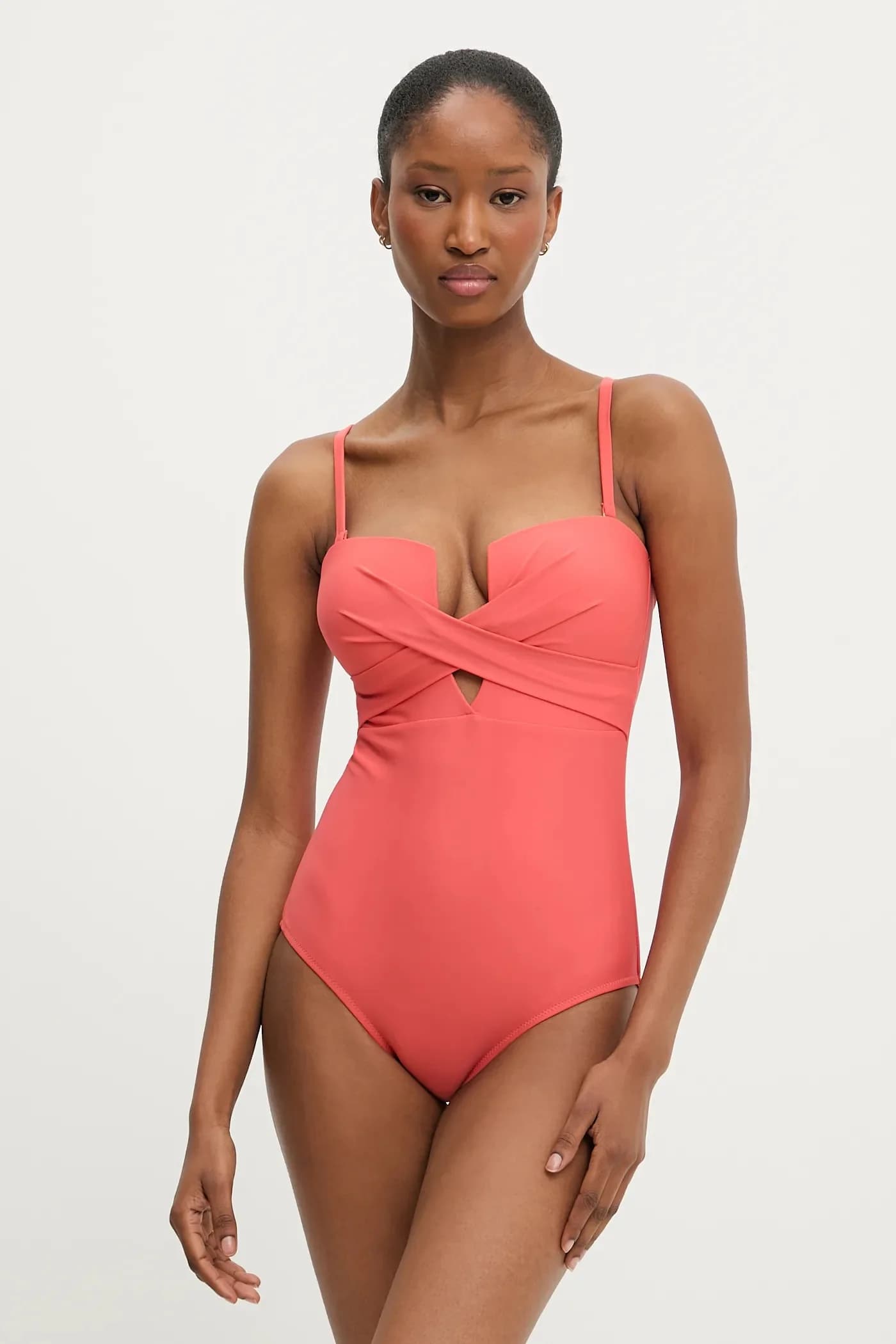 Цельный купальник