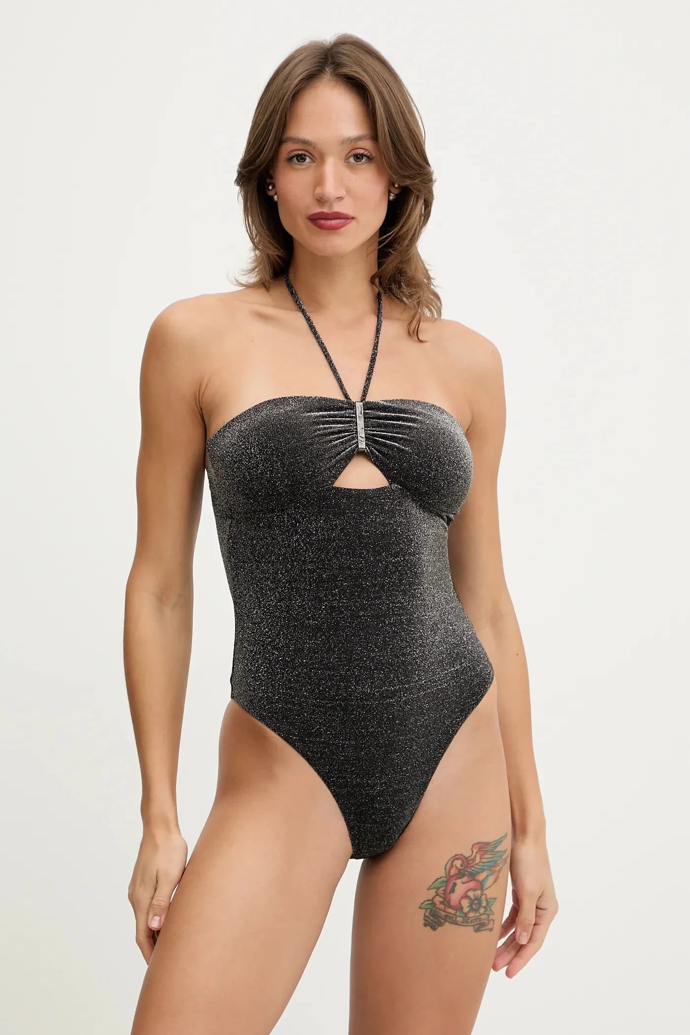 Цельный купальник