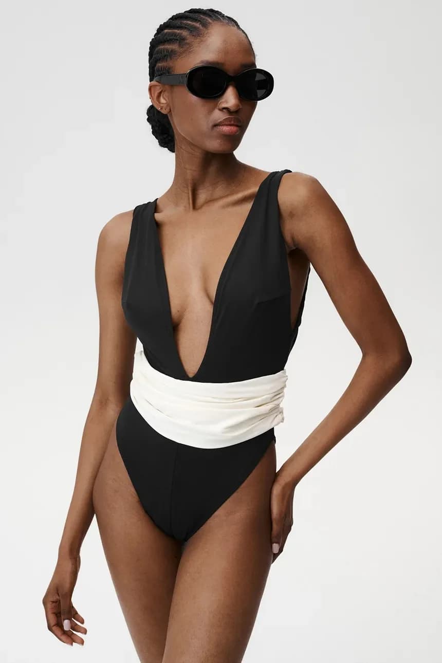 Сплошной купальник Aura Swimsuit