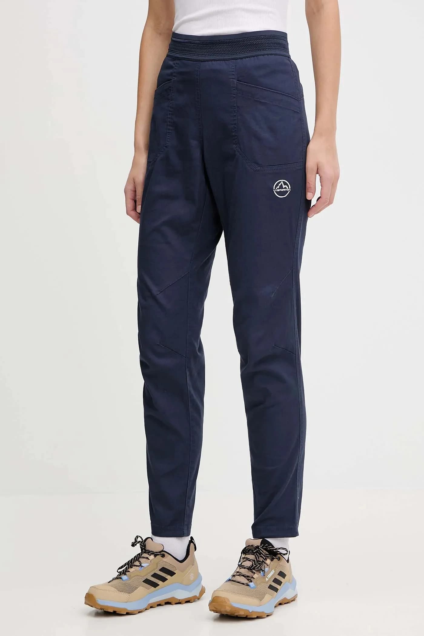 уличные брюки Roots