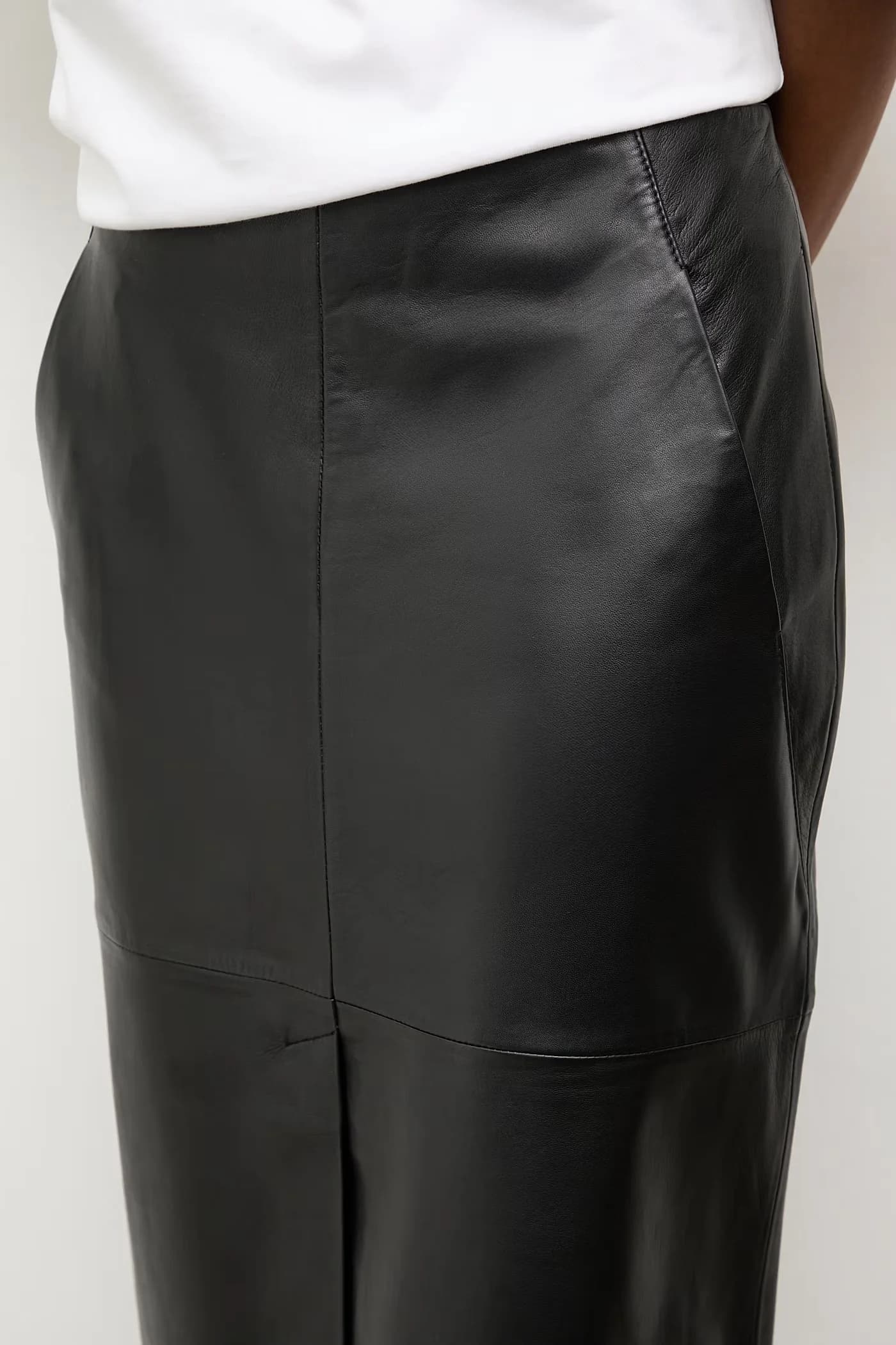 Кожаная юбка с разрезом - фото 5