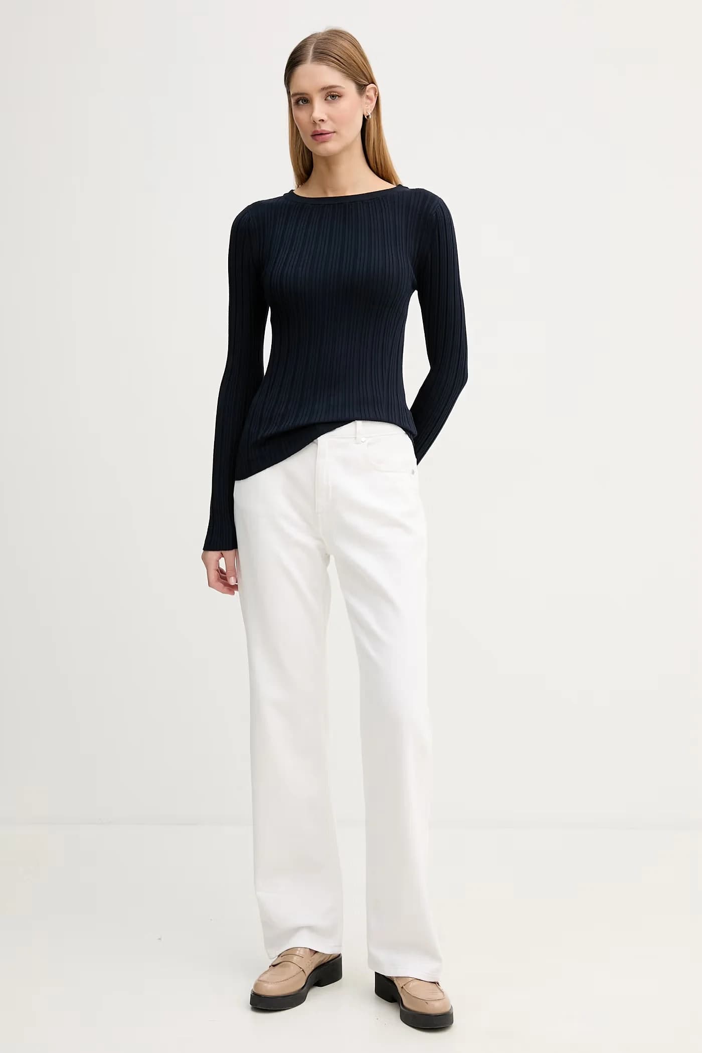 Женский свитер из вискозы