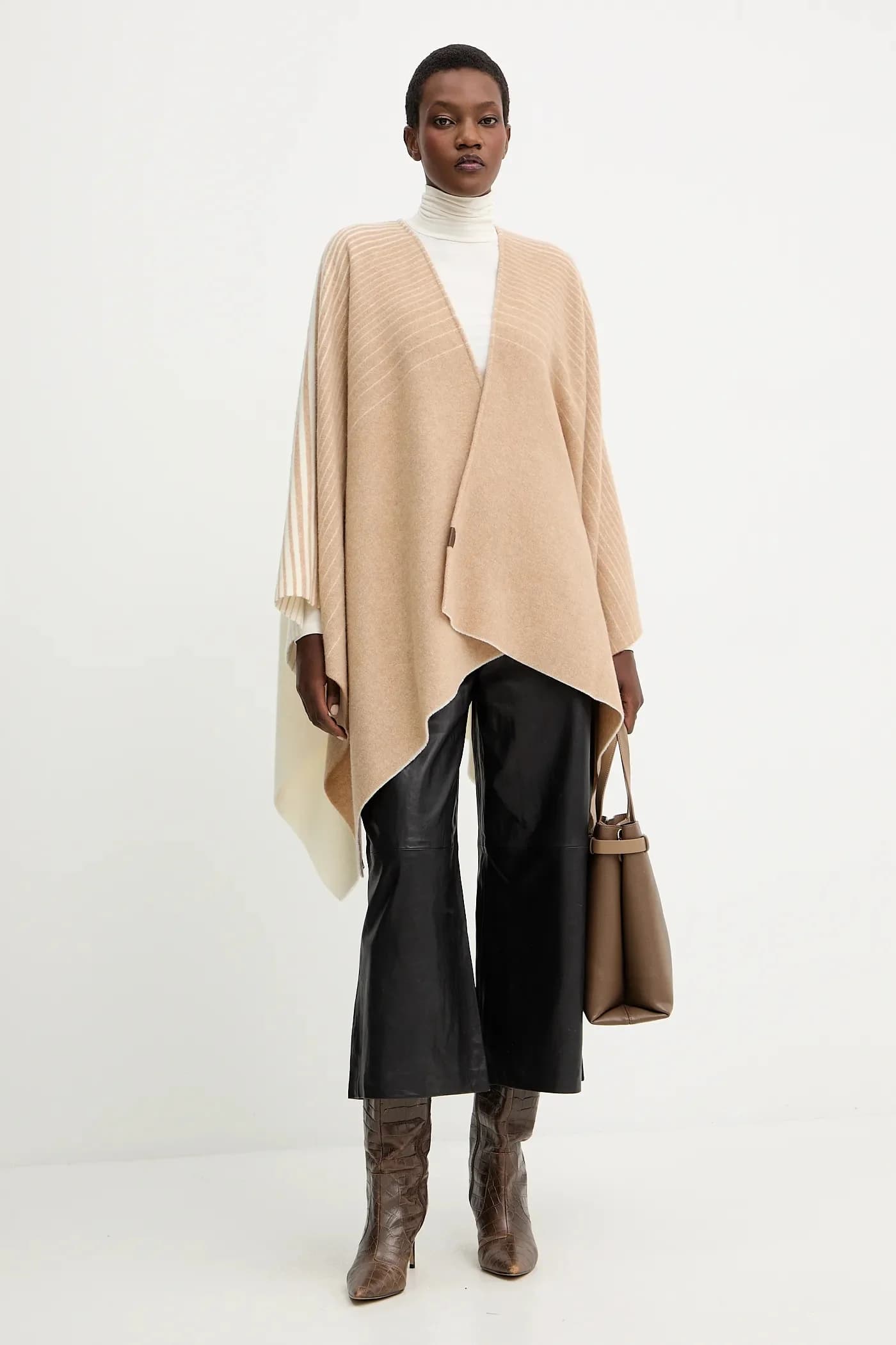 Пончо из шерсти BRENTA. - фото 2