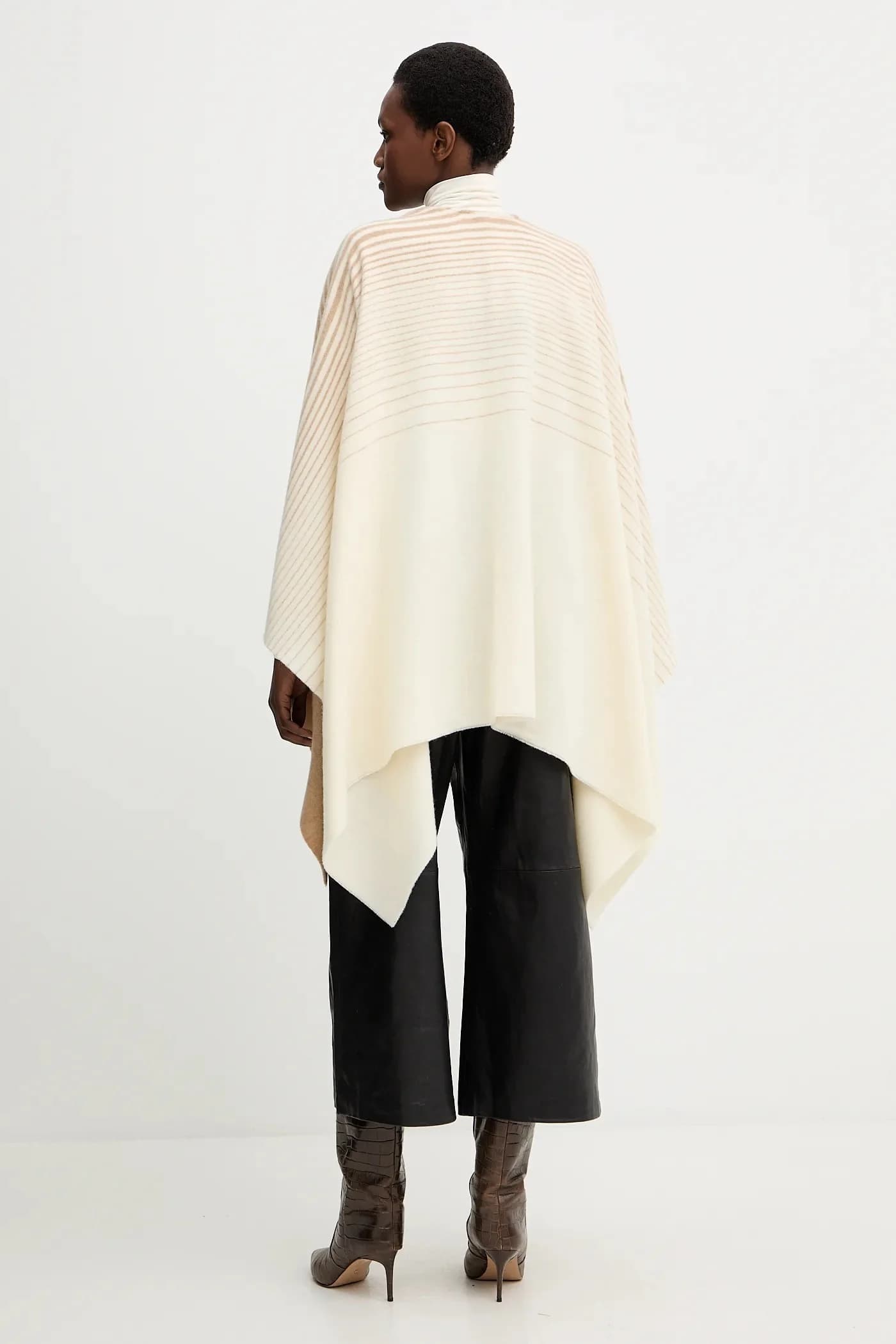 Пончо из шерсти BRENTA. - фото 3