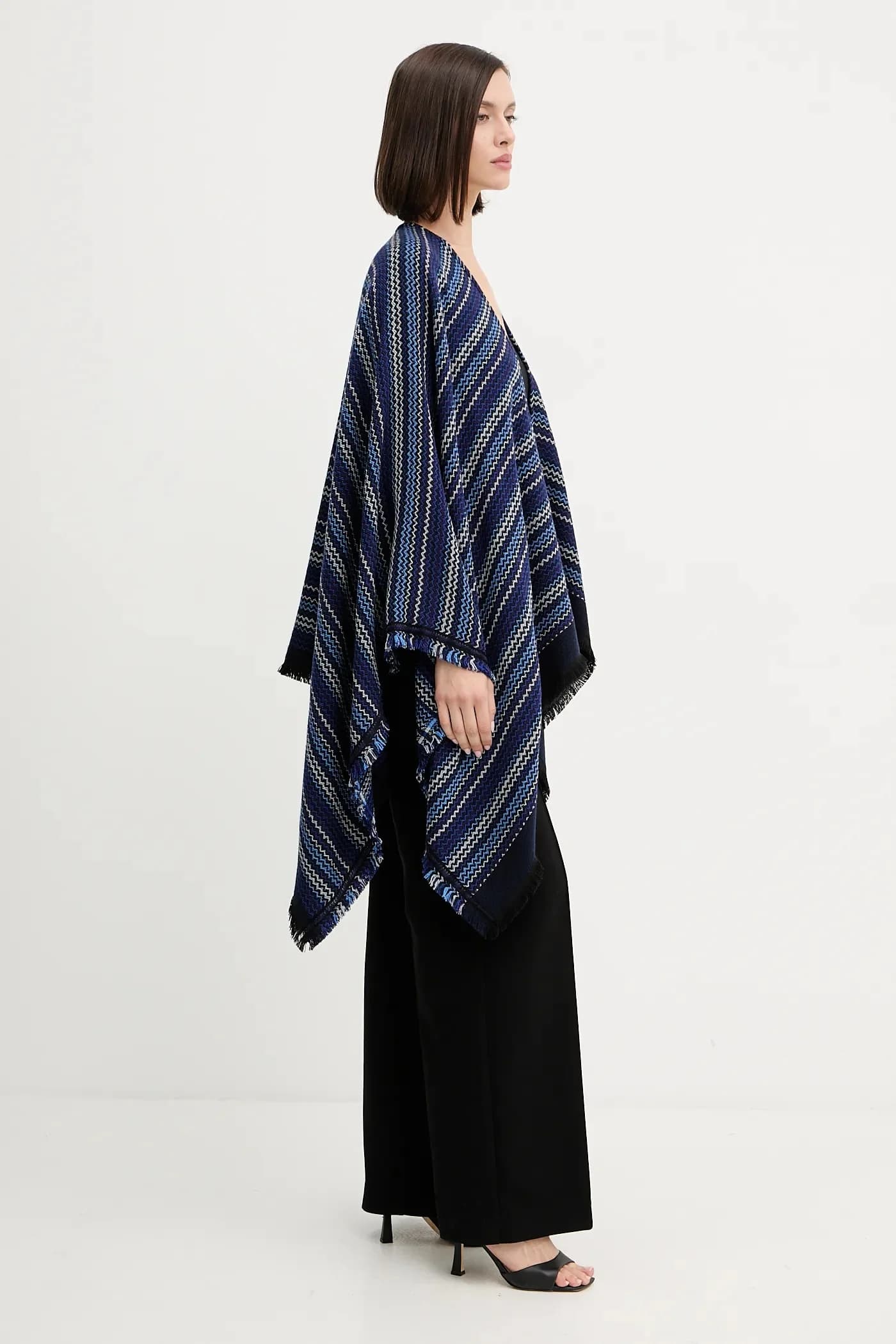 Шерстяное пончо - фото 2