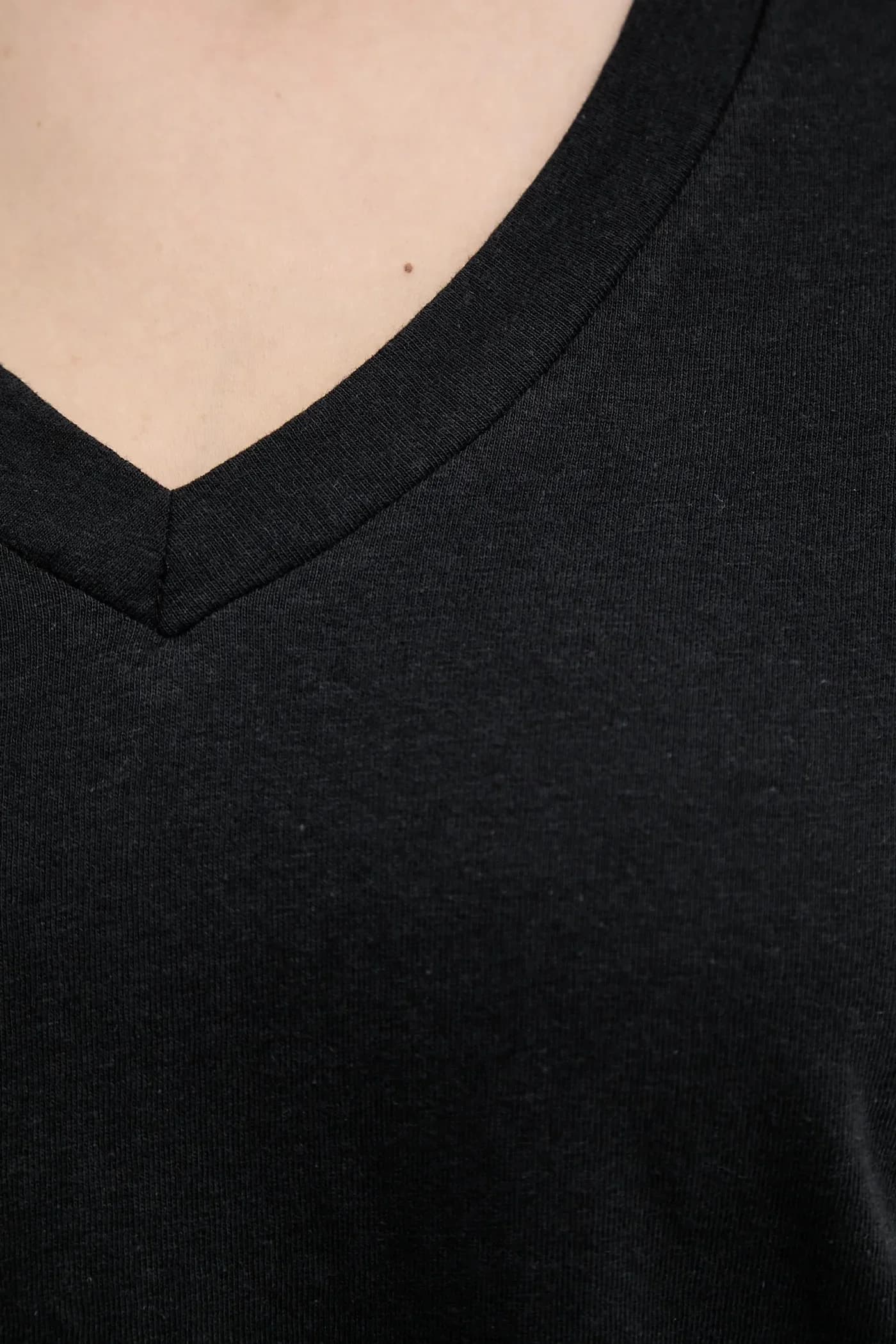 ФУТБОЛКА С ВЫРЕЗНЫМ ВЫРЕЗОМ - фото 5