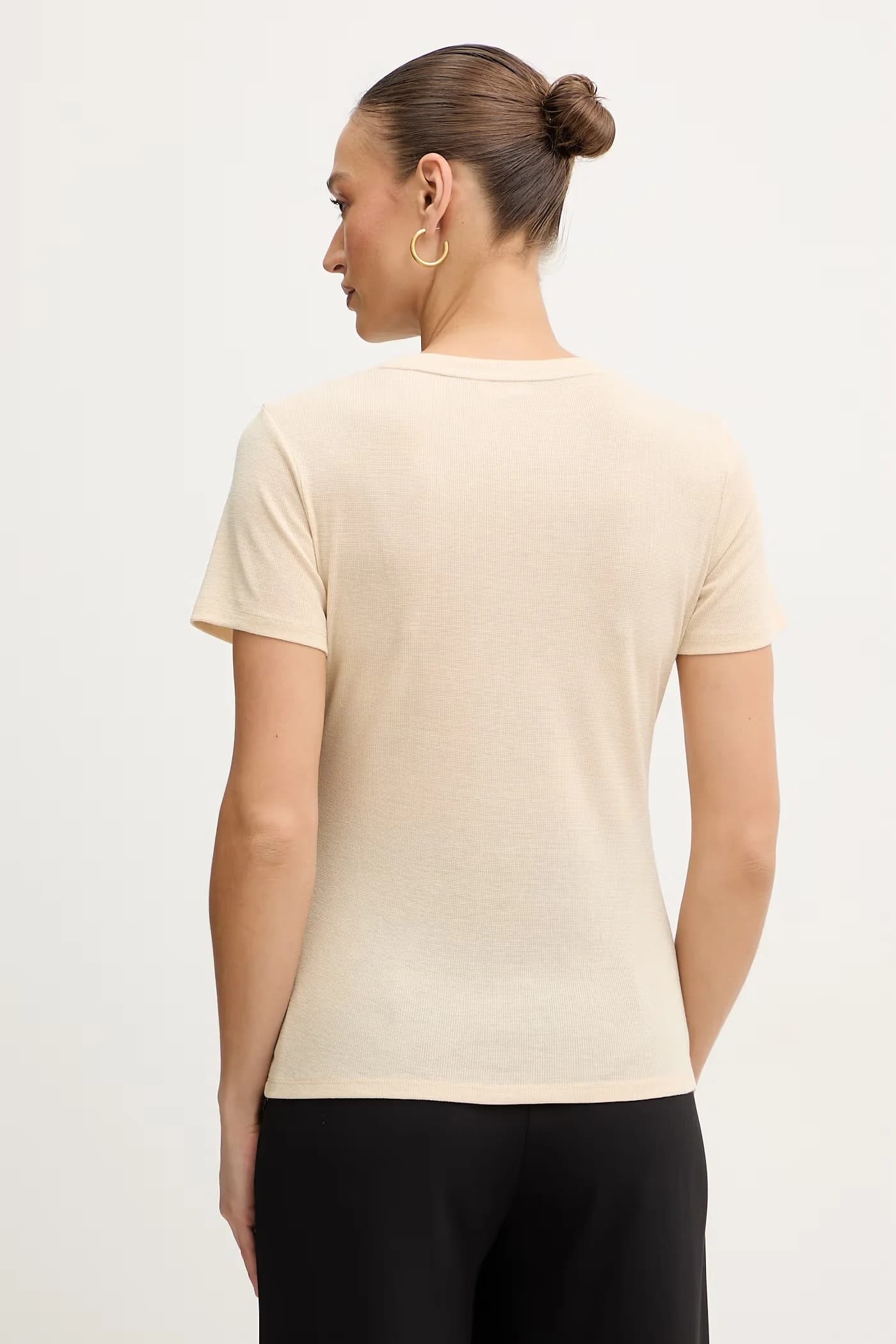 Женская базовая футболка - фото 3