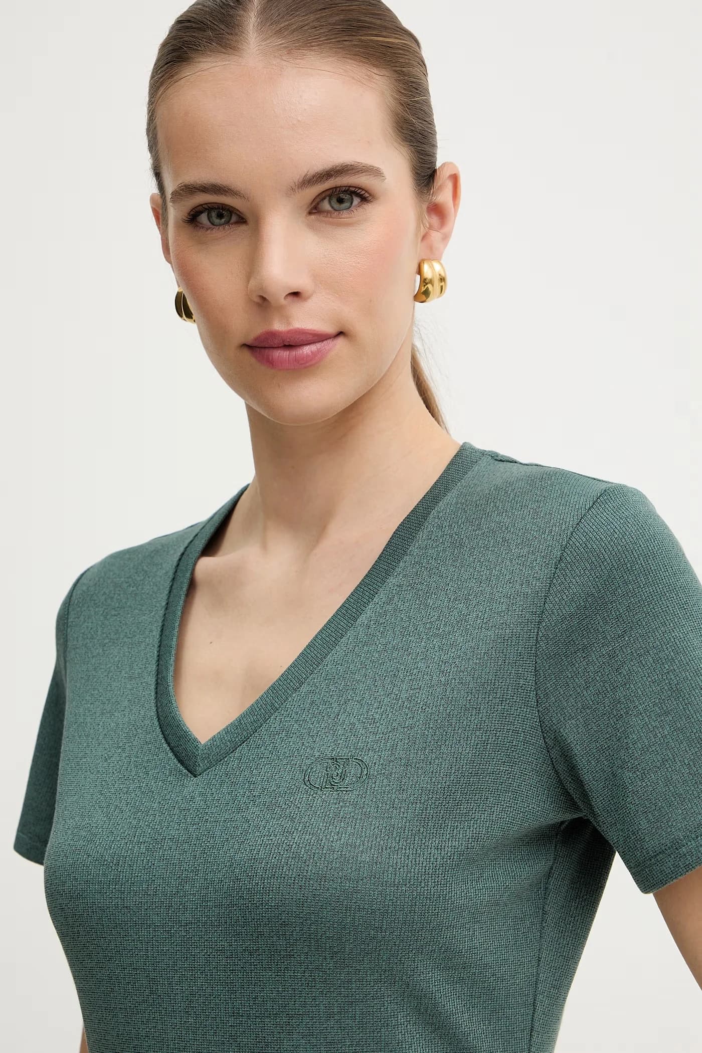 Женская базовая футболка - фото 4