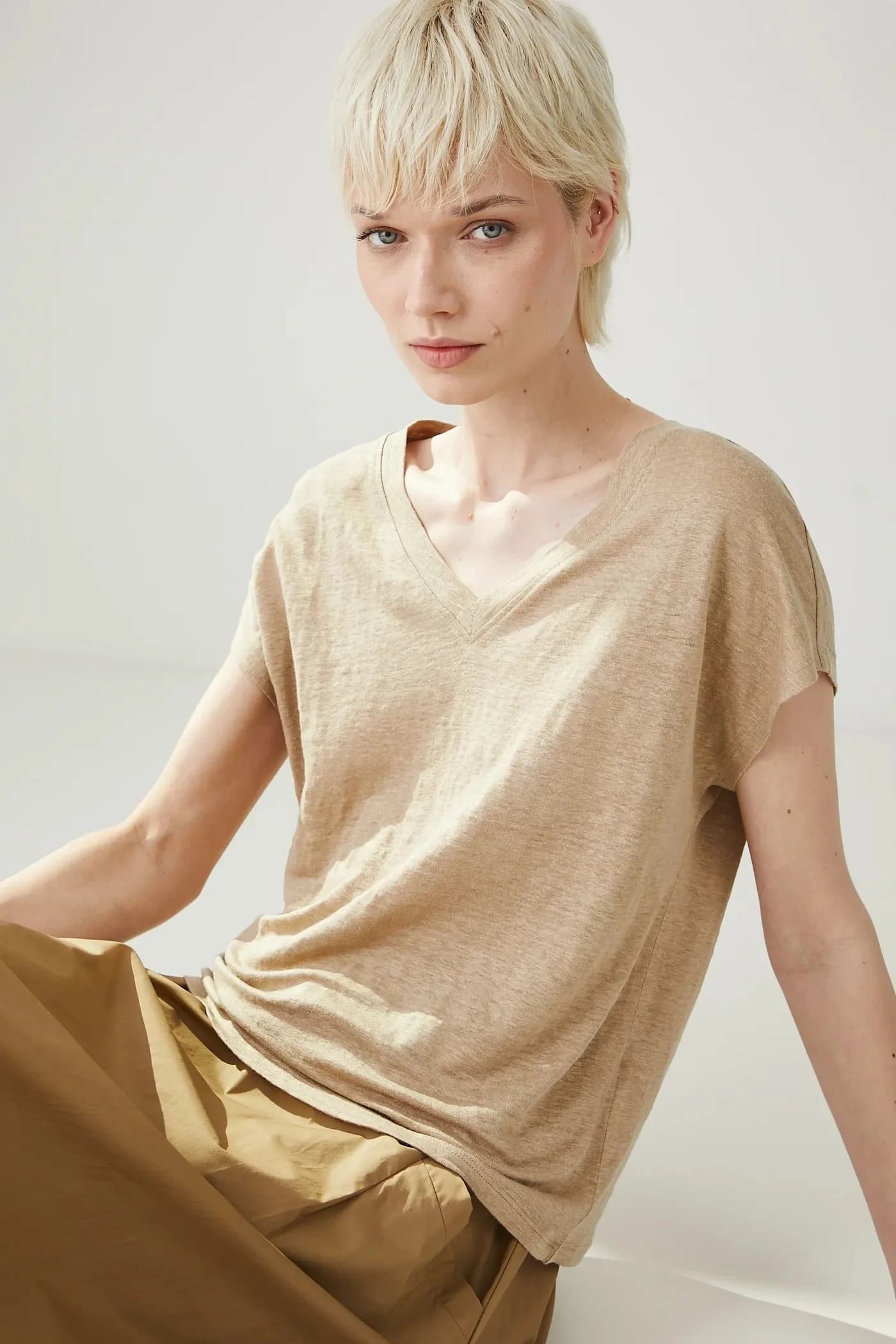 Льняная футболка