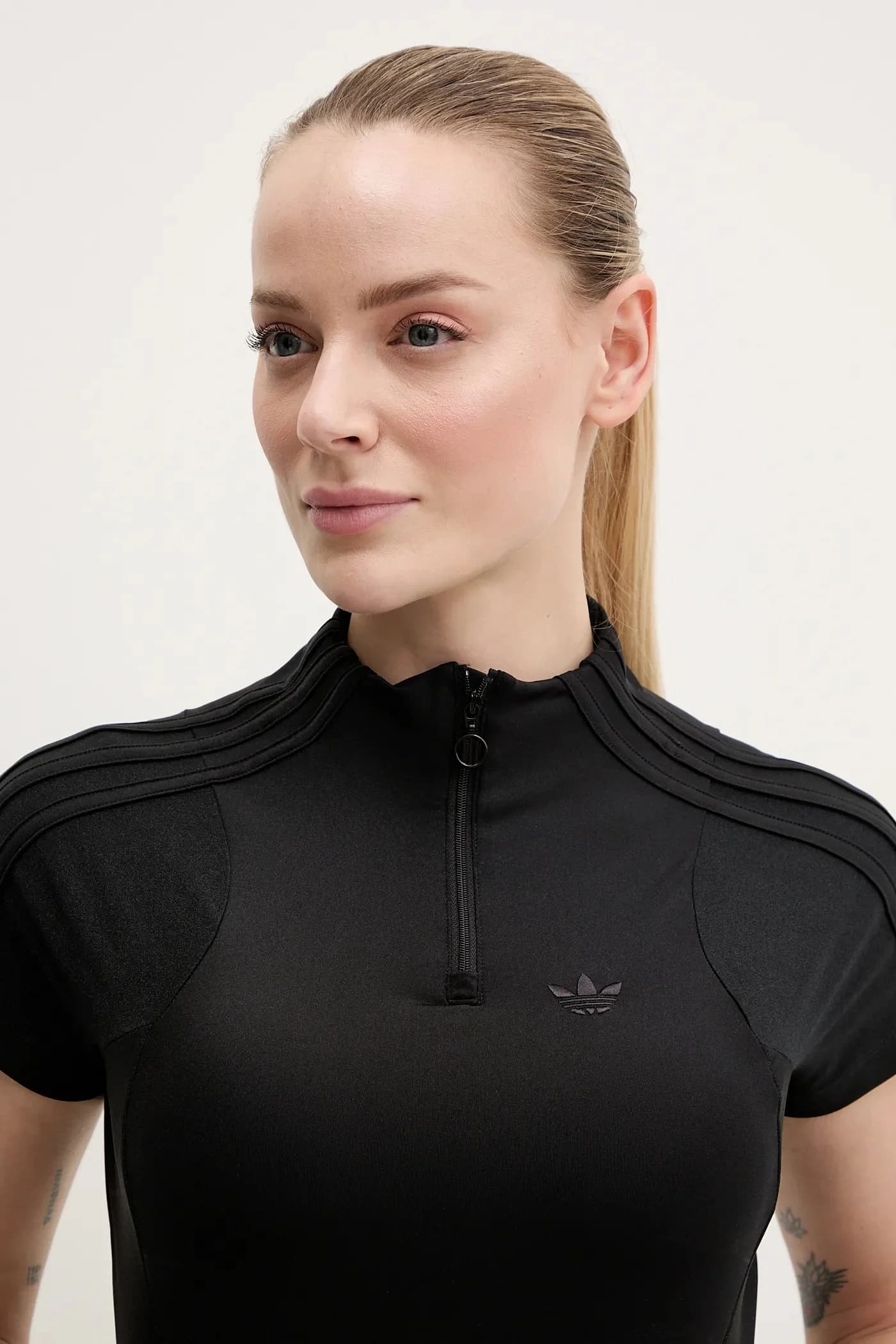 Футболка с укороченным топом на молнии - фото 4