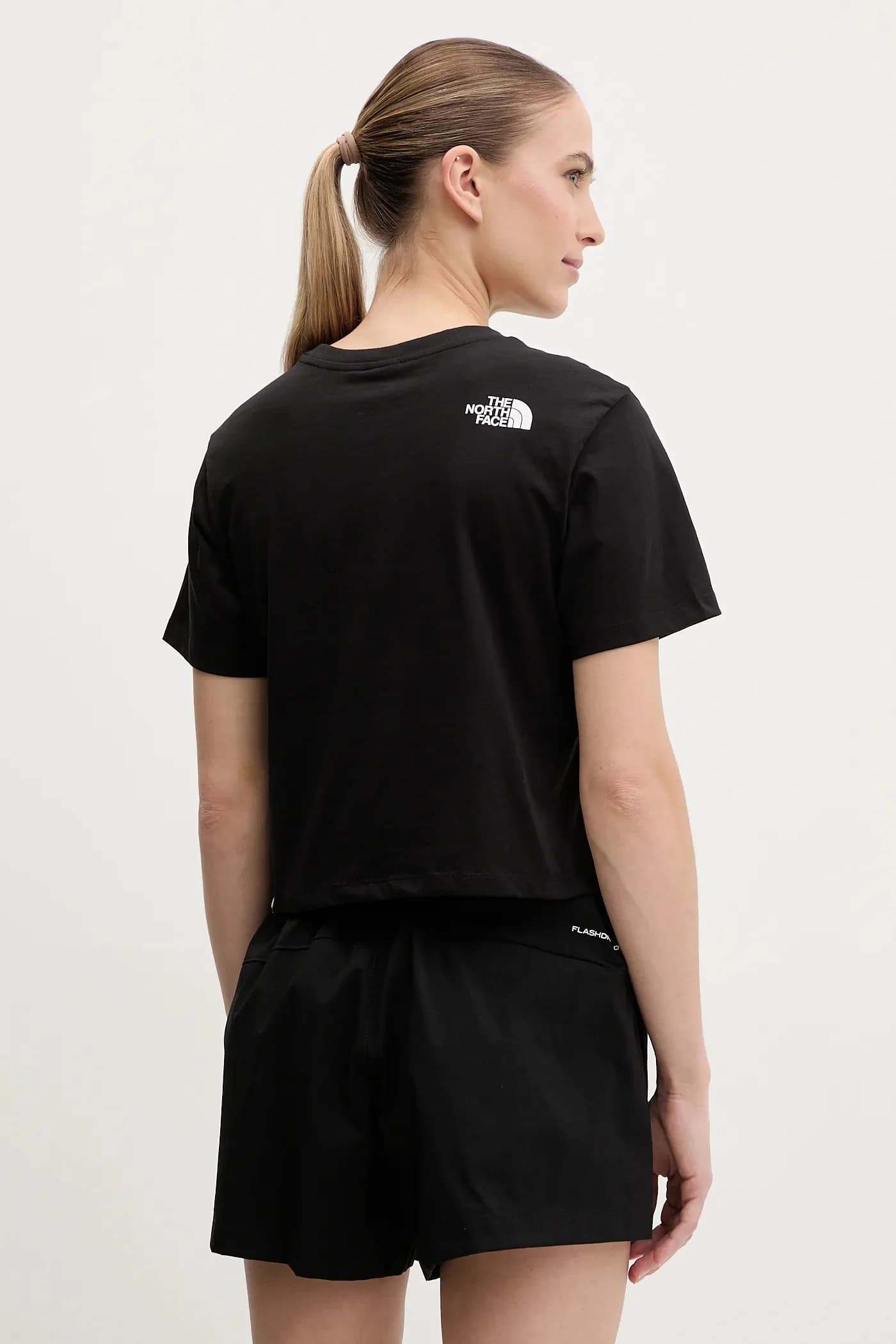 Легкая непринужденная футболка - фото 3