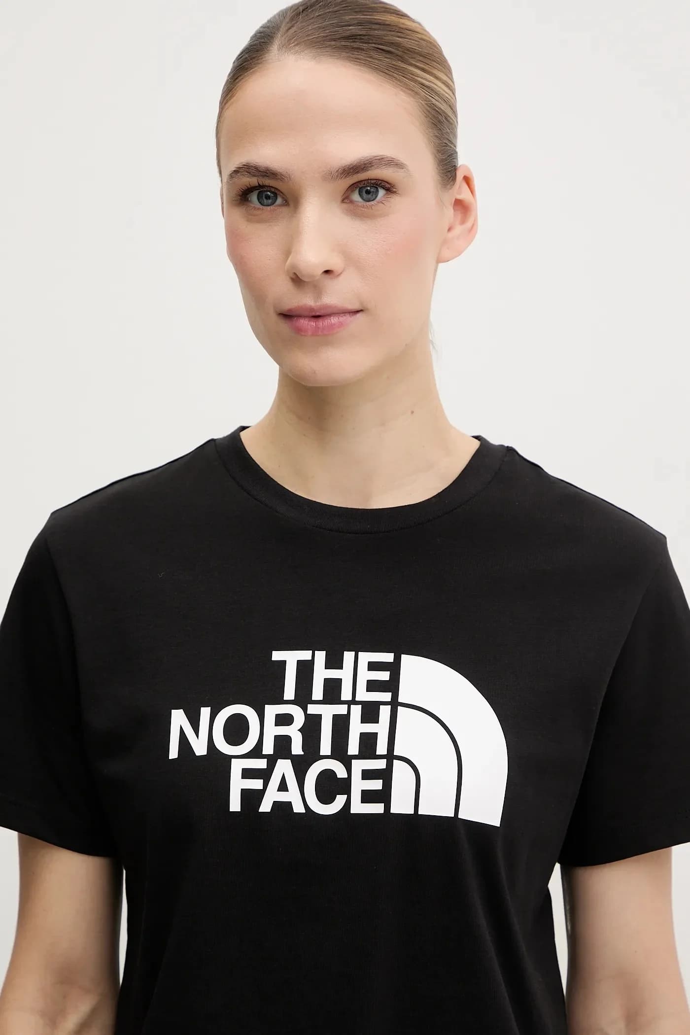 Легкая непринужденная футболка - фото 4