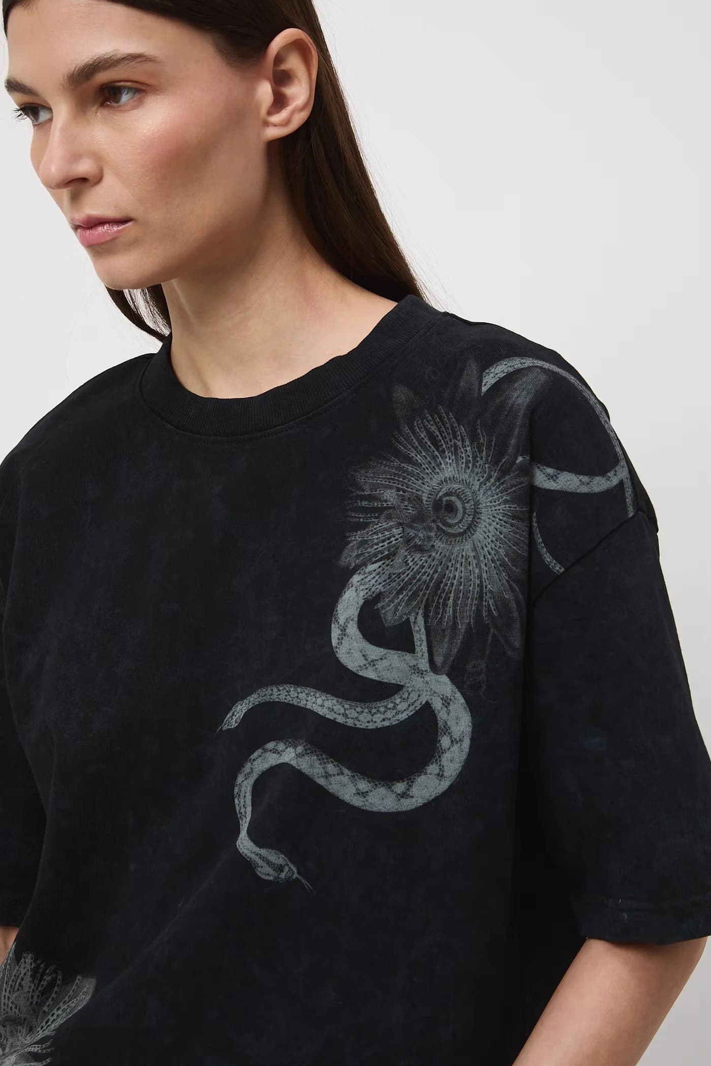 Женская хлопковая футболка оверсайз - фото 4