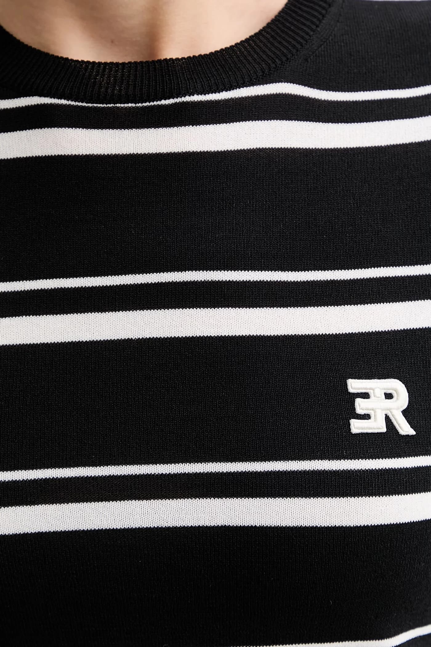 Женская футболка - фото 5