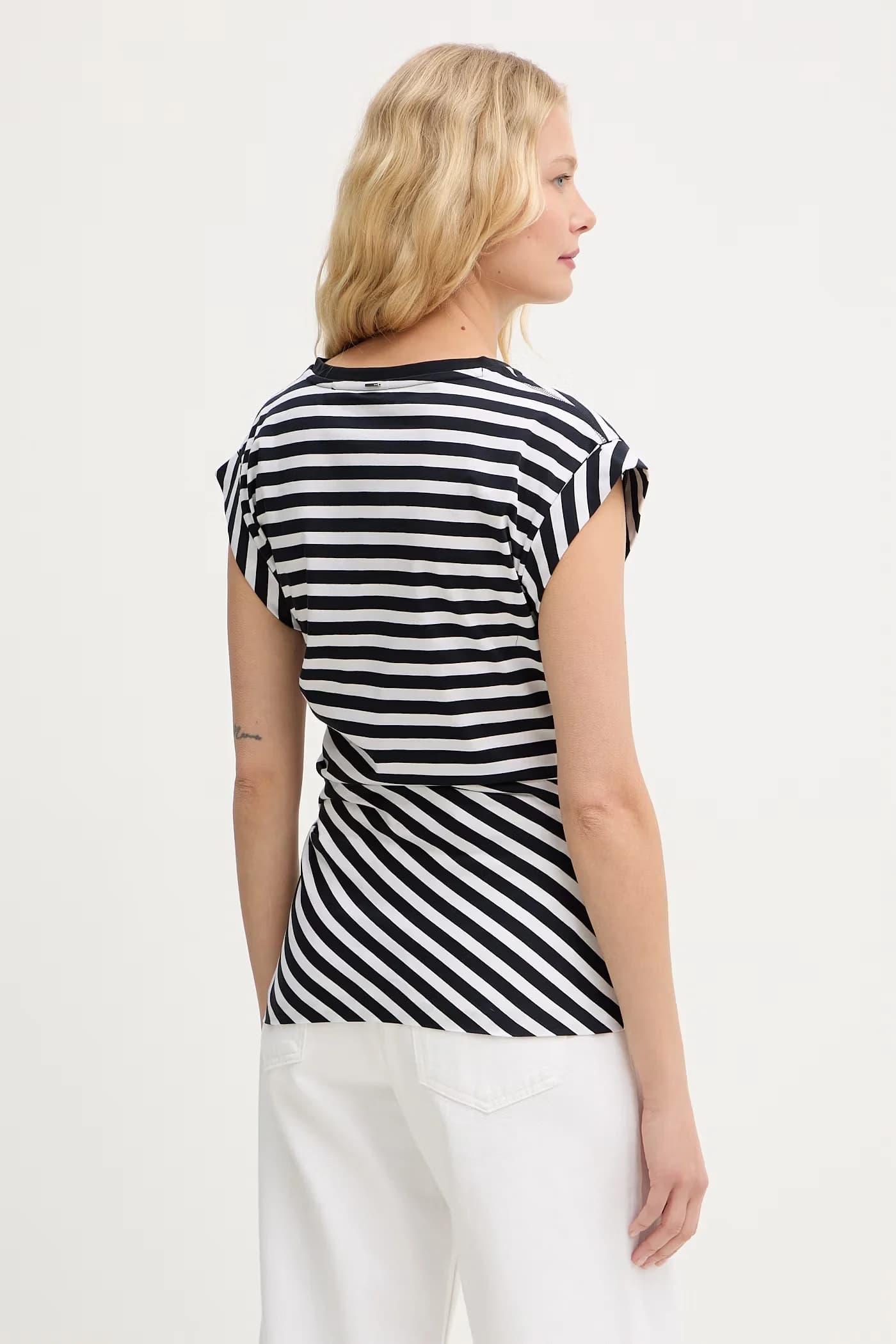 Женская хлопковая футболка - фото 3