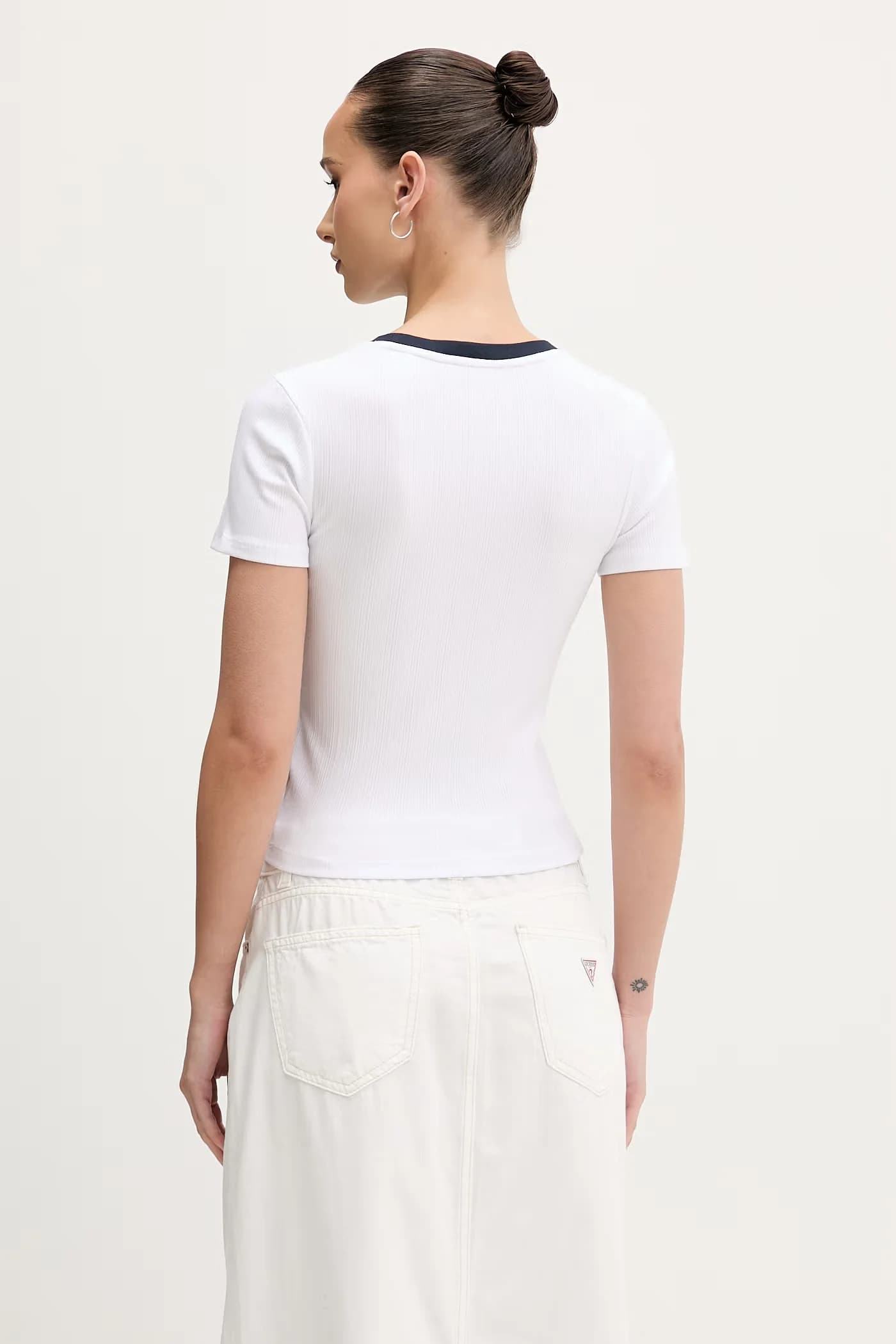 Женская футболка - фото 3