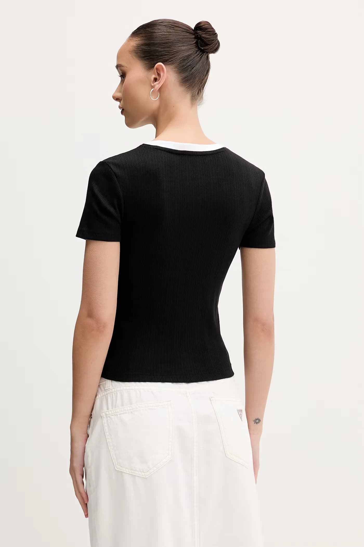 Женская футболка - фото 3