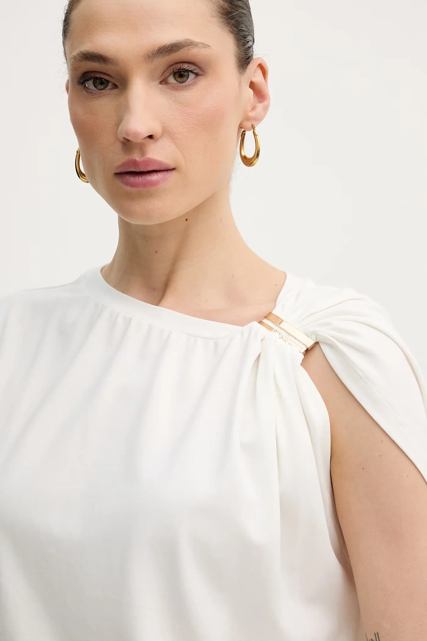 Женская футболка - фото 4