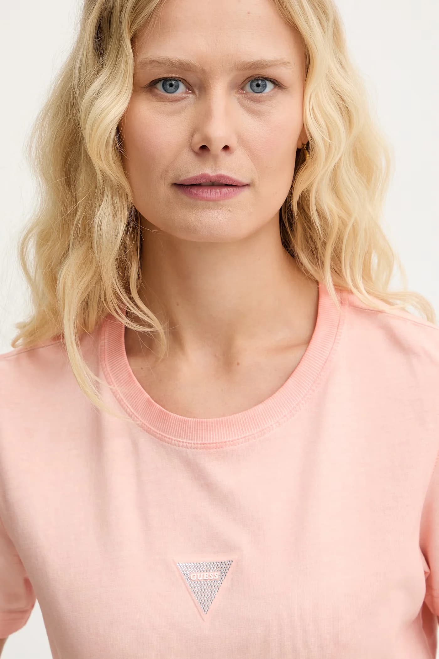 Базовая женская хлопковая футболка - фото 3