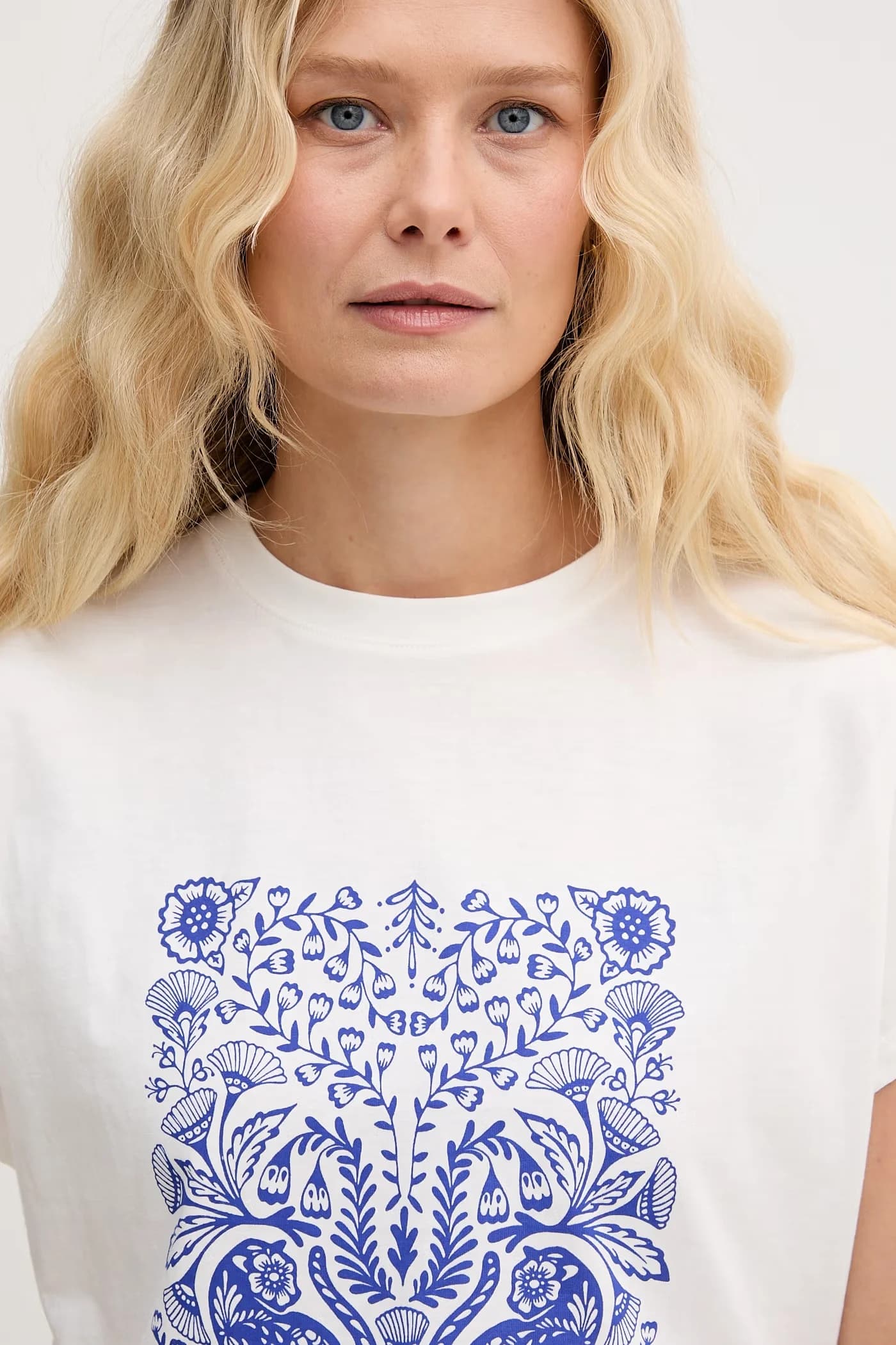 Женская хлопковая футболка - фото 4