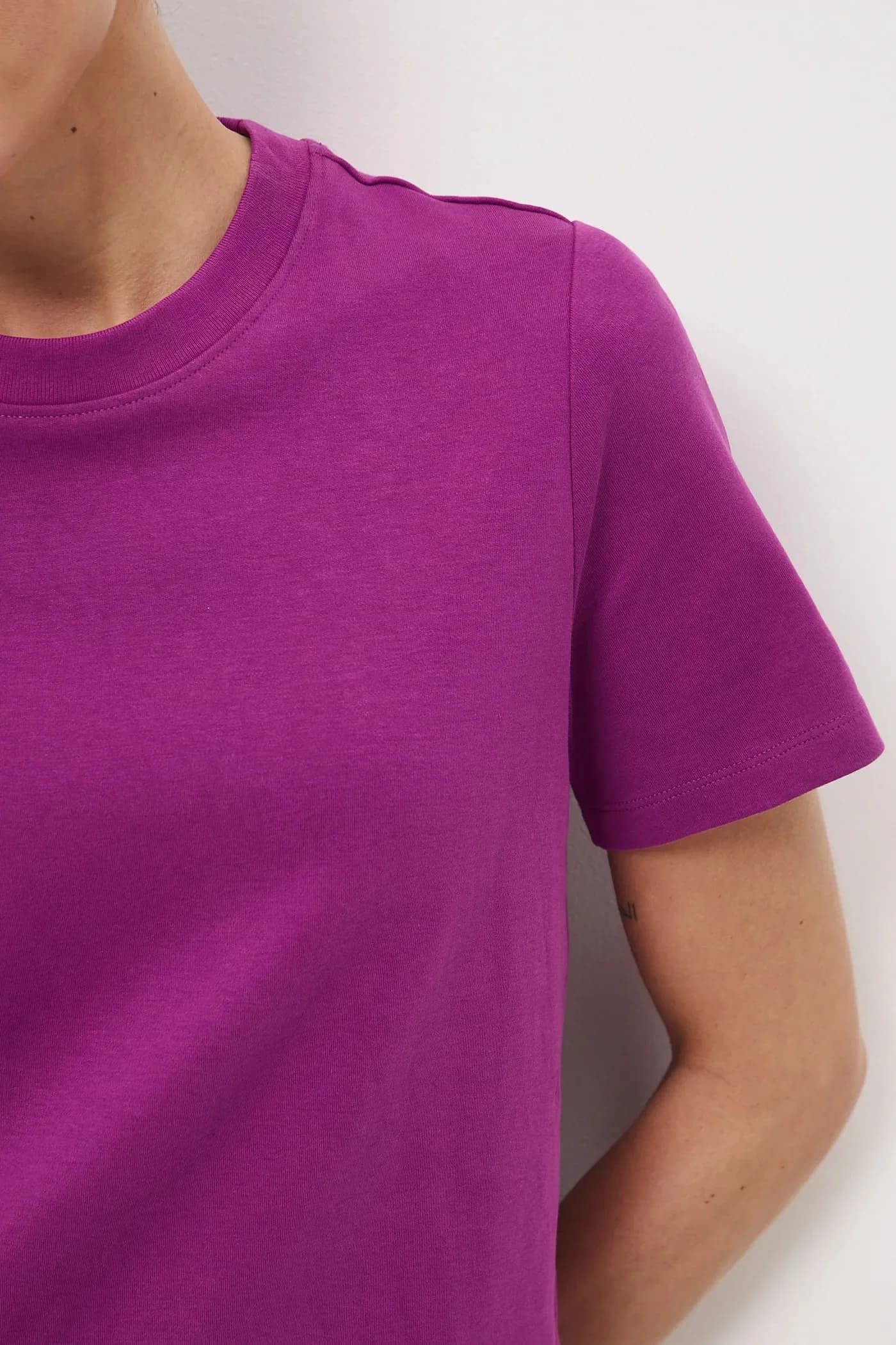 Хлопковая футболка - фото 5